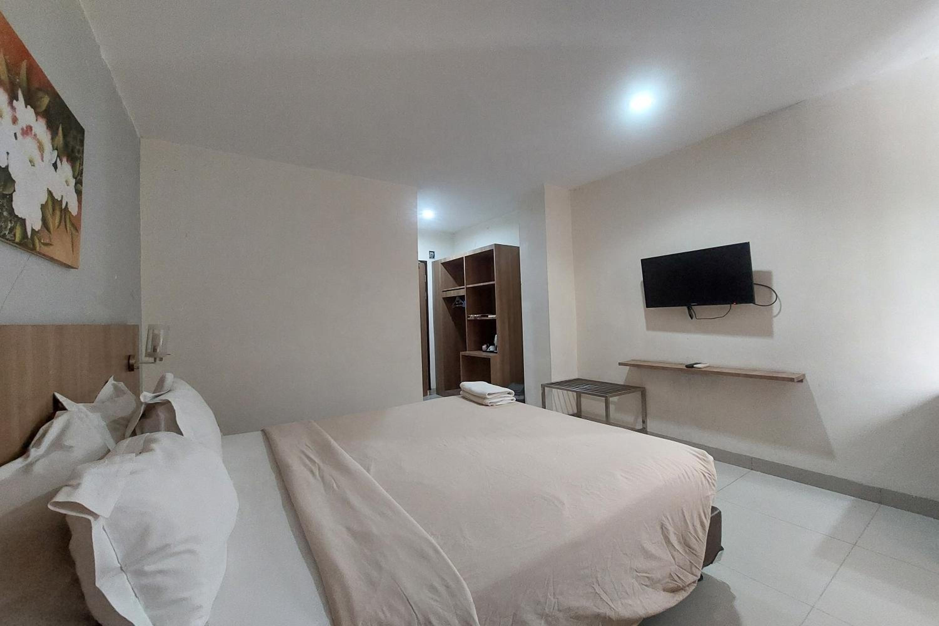 Queen Room - Photo 5