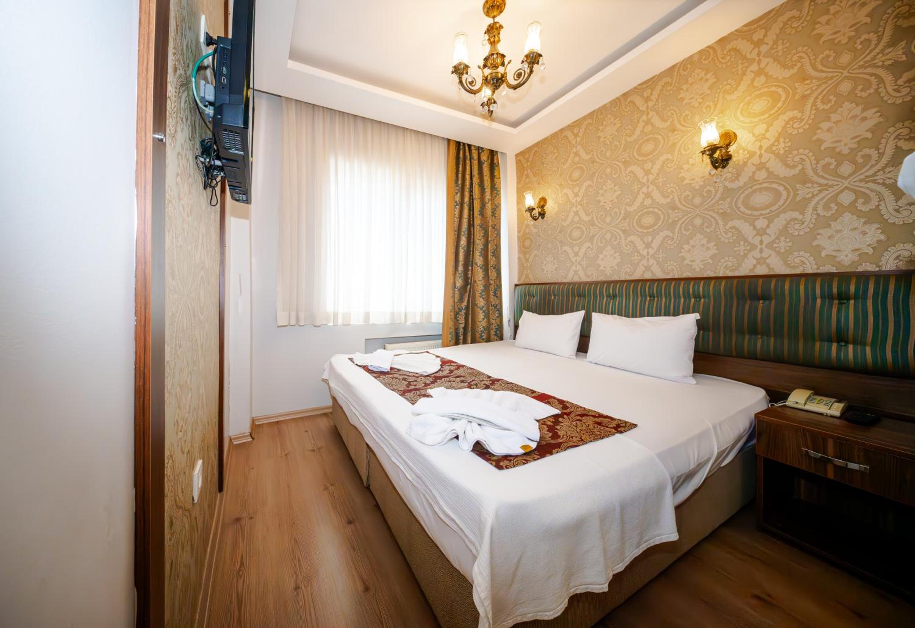 Economy Double Room photo 2