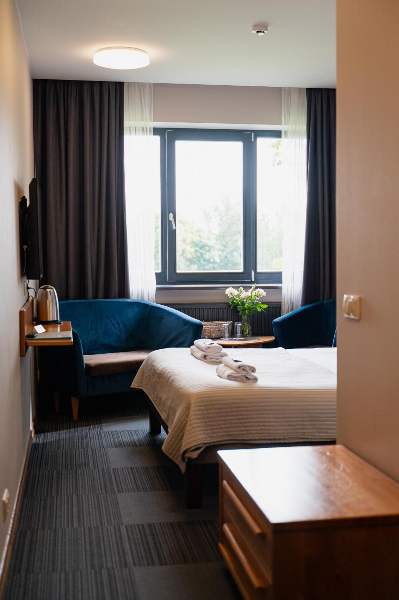 Standard Double Room - Photo 8