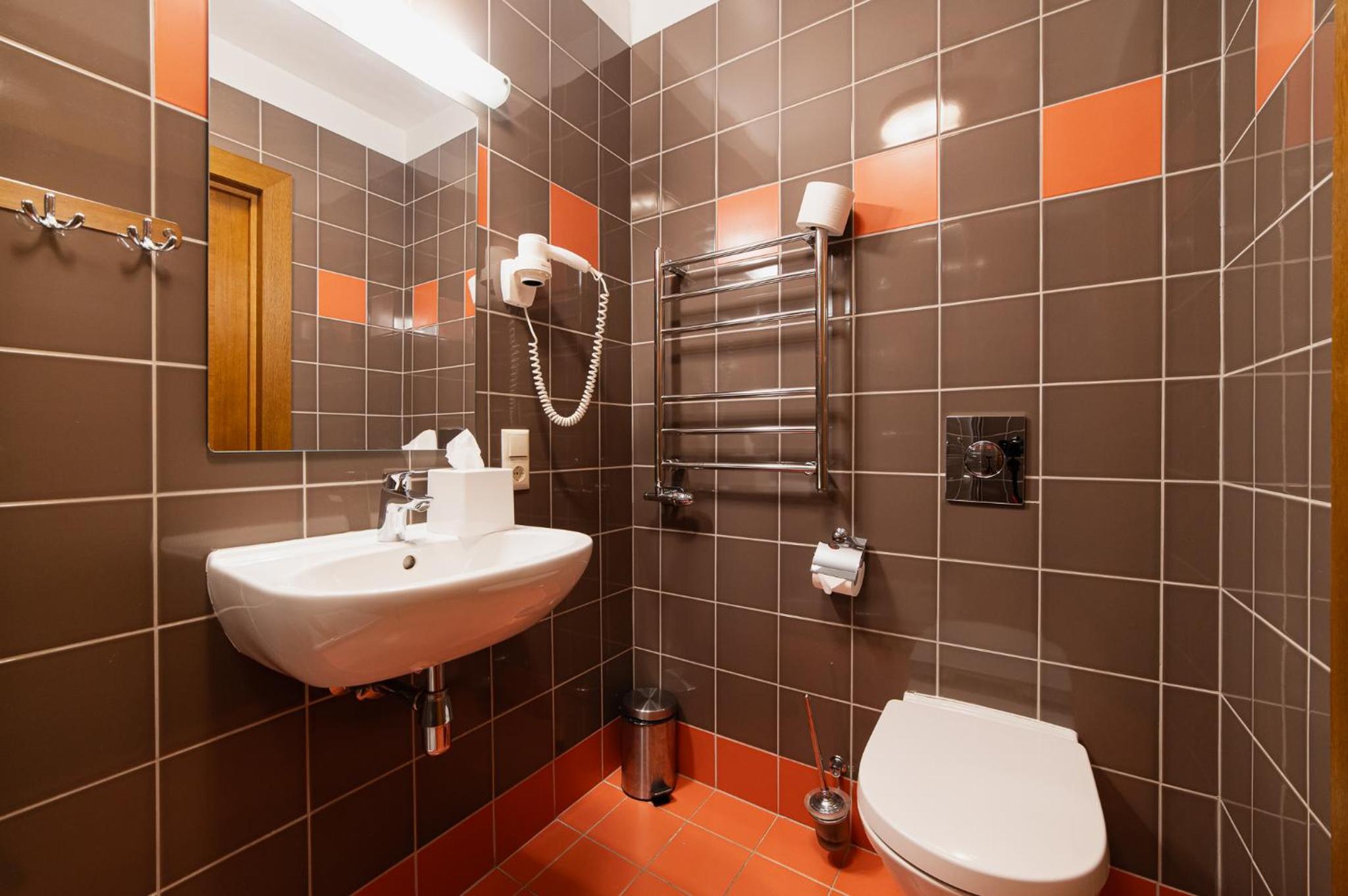 Standard Double Room - Photo 15