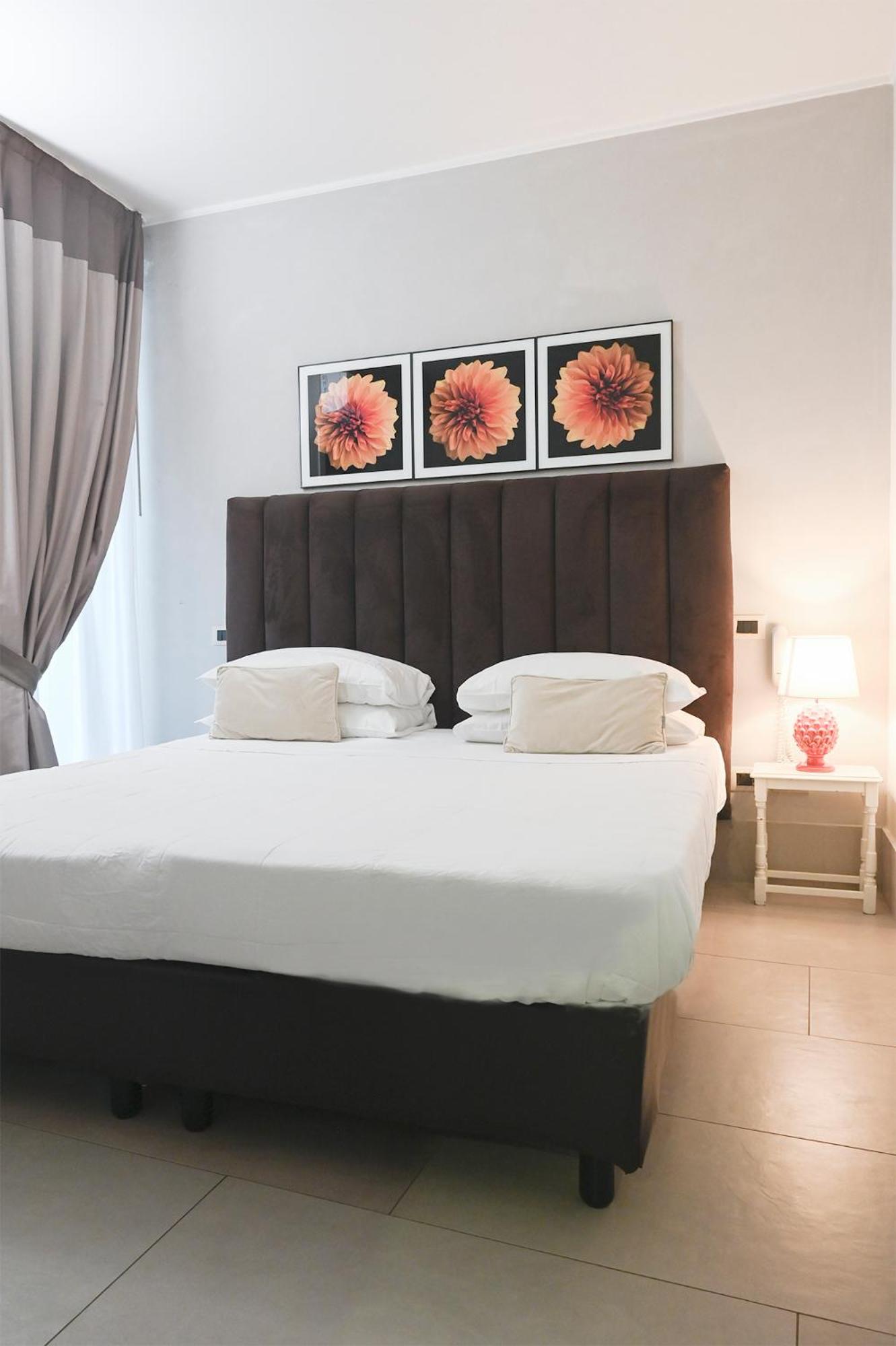 Standard Double or Twin Room - Photo 7
