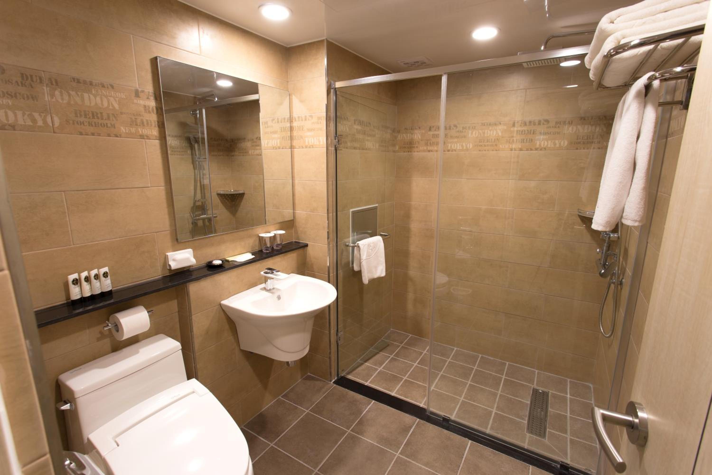 Deluxe Double Room with Balcony photo 2