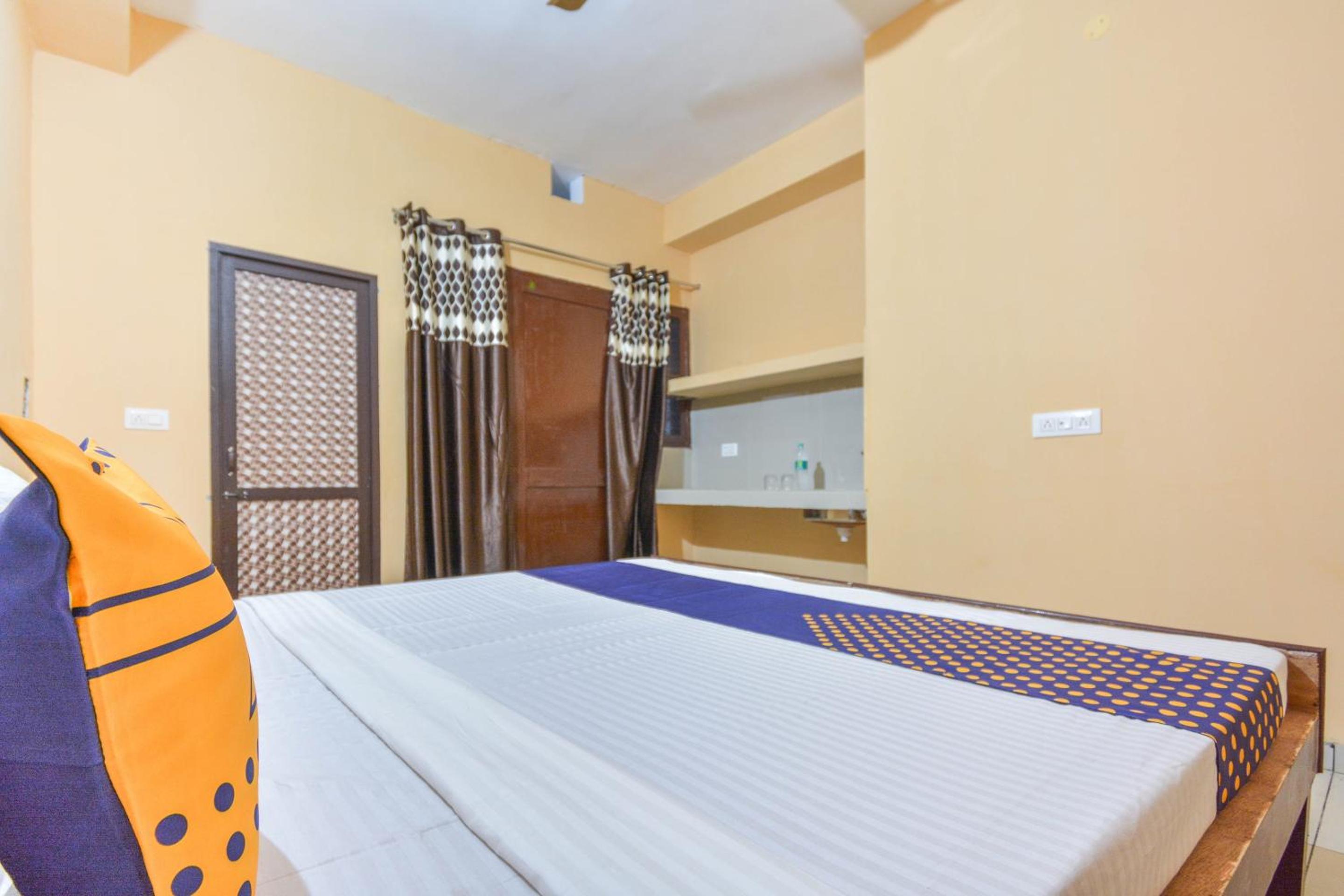 Standard Double Room With Fan