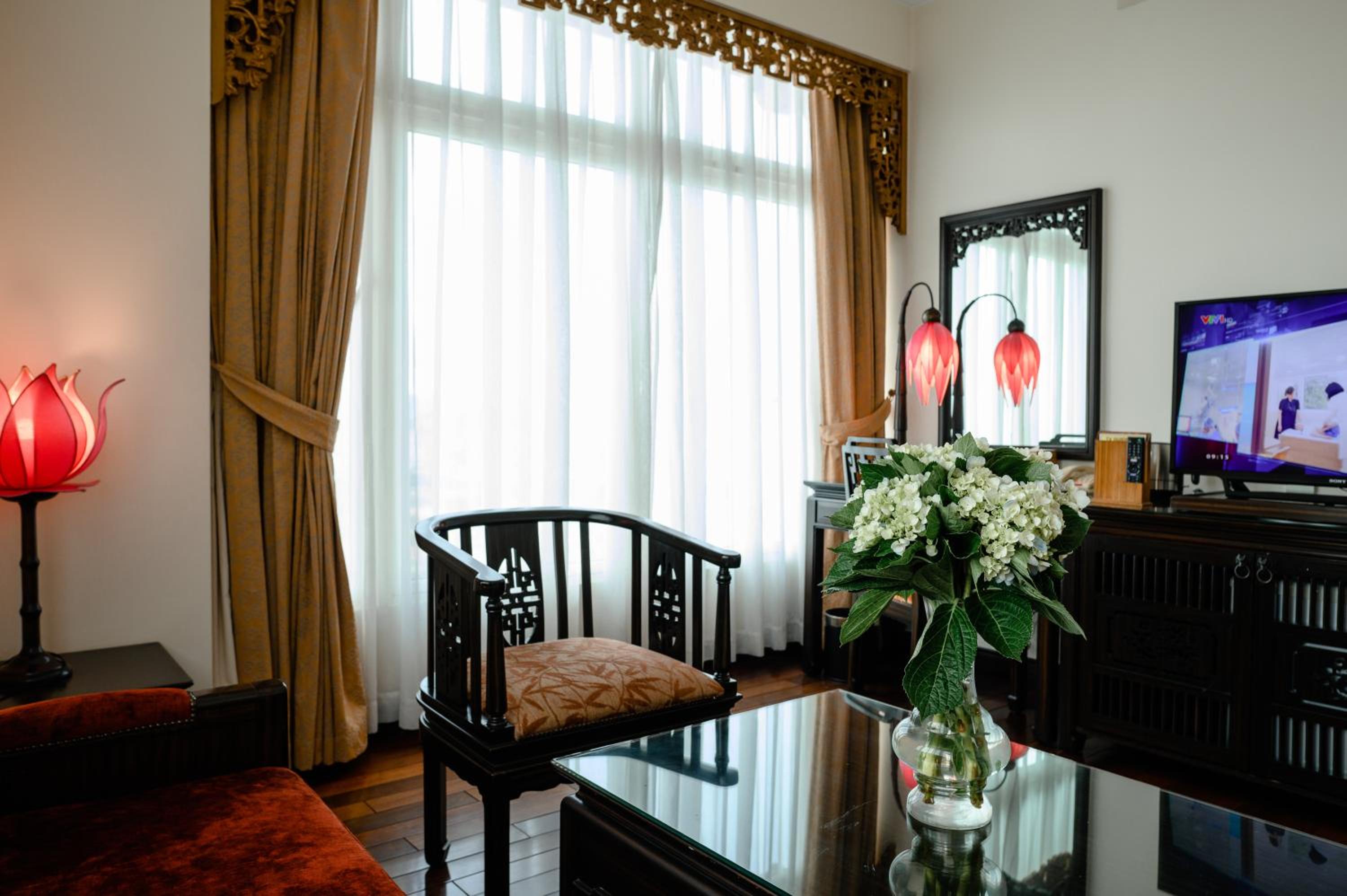Junior Suite With City View - Photo 3