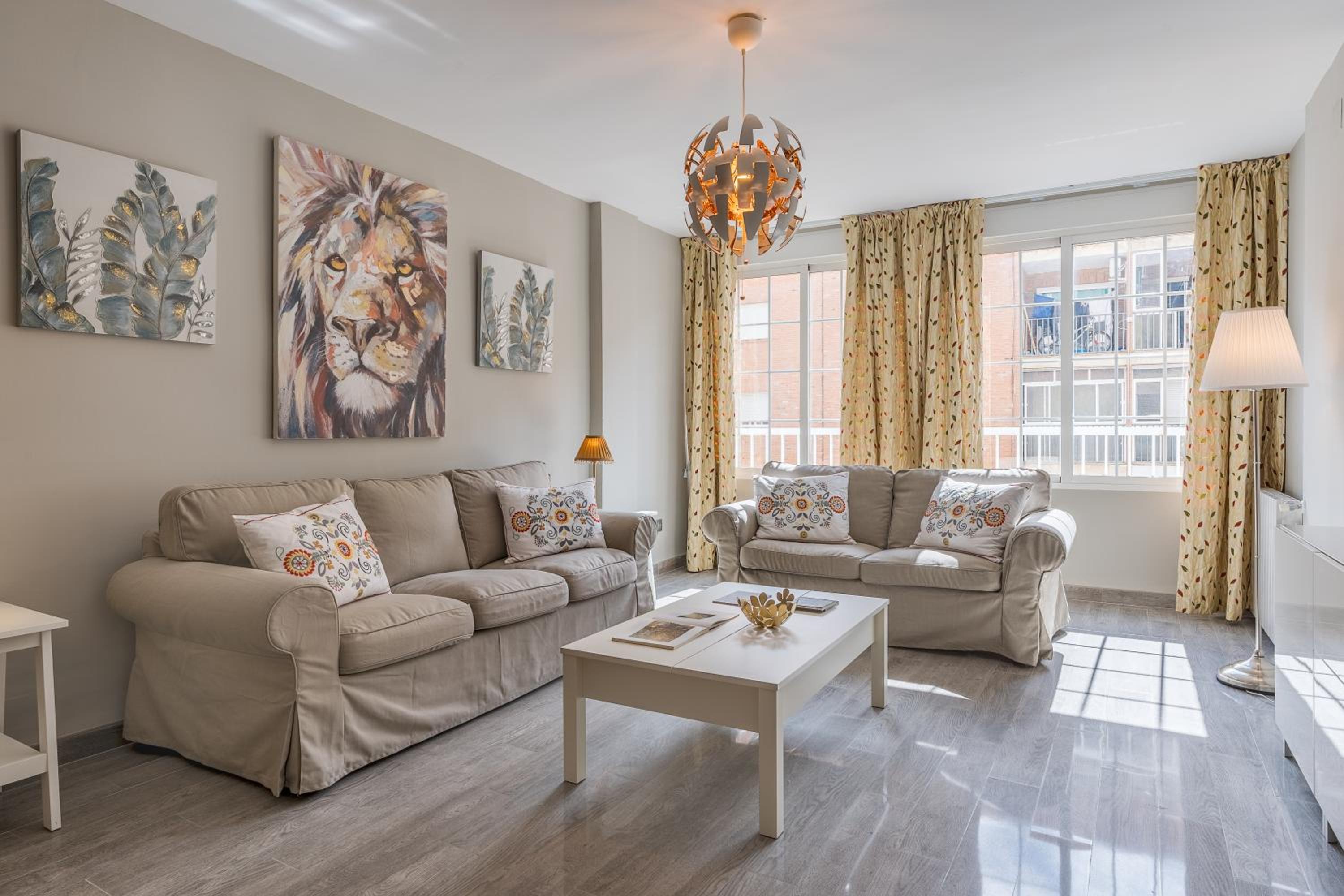 Three-Bedroom Deluxe Apartment