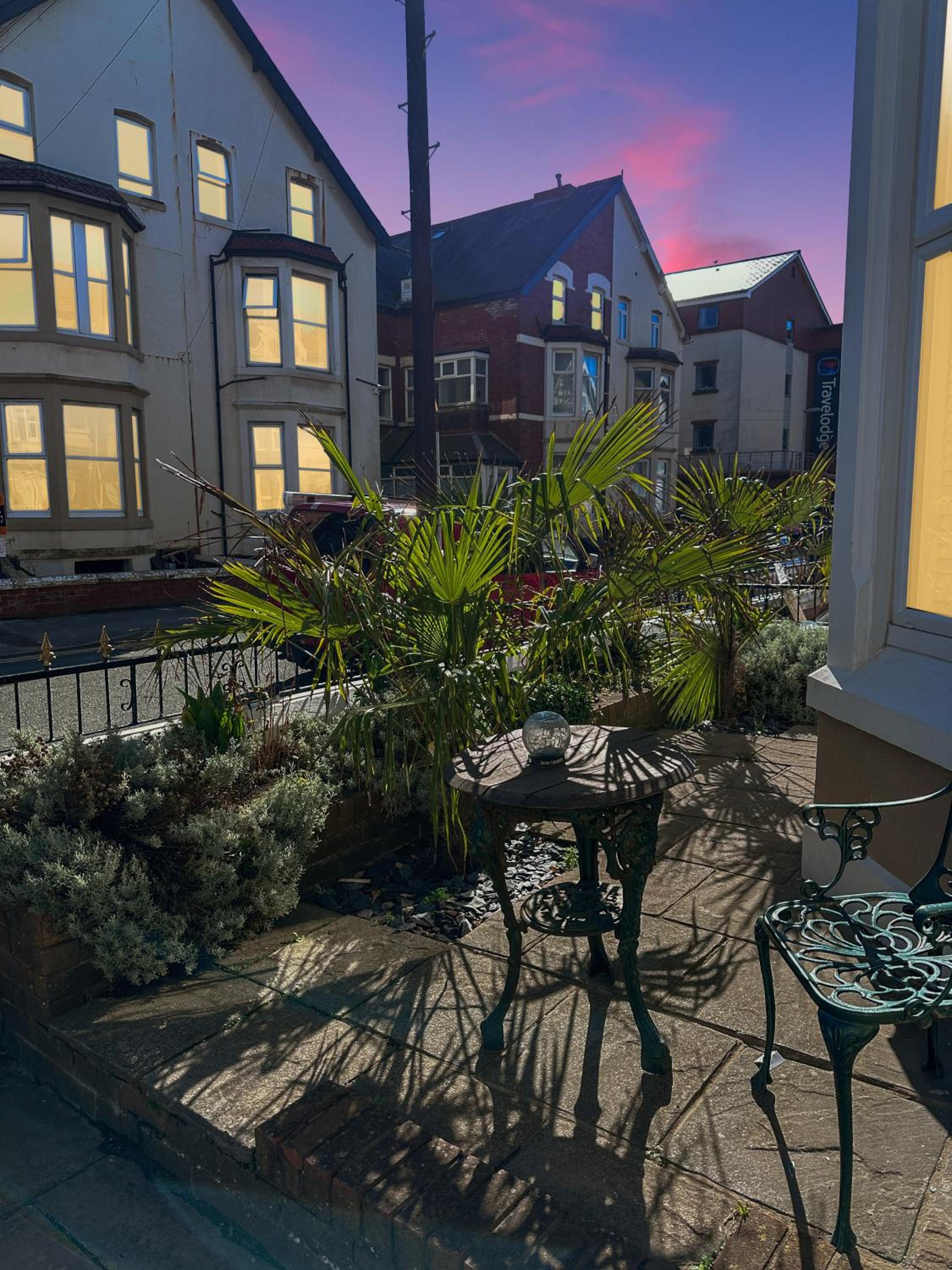 Duplex Studio # 2 - Photo 3