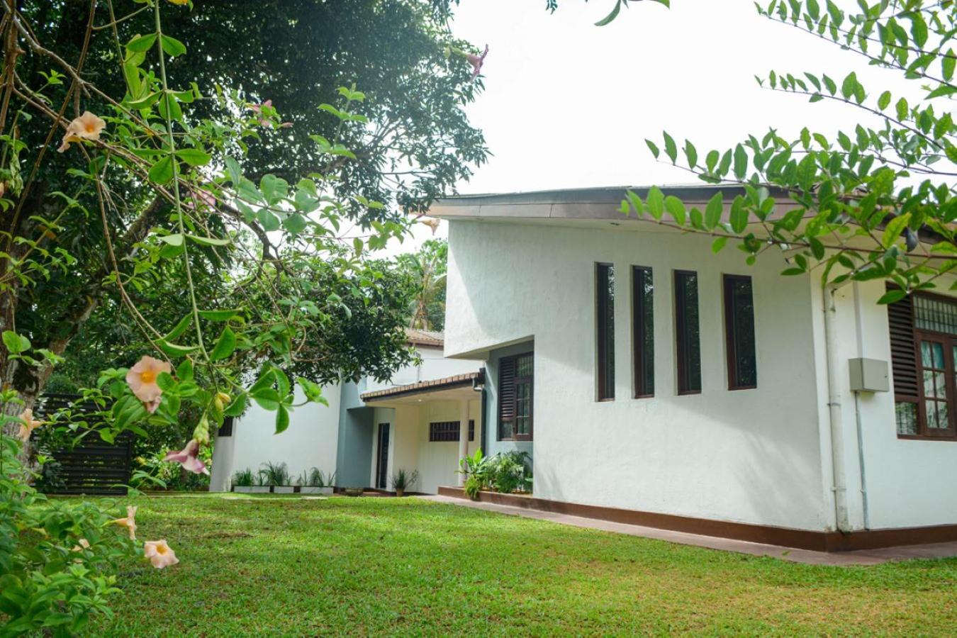 Villa photo 2