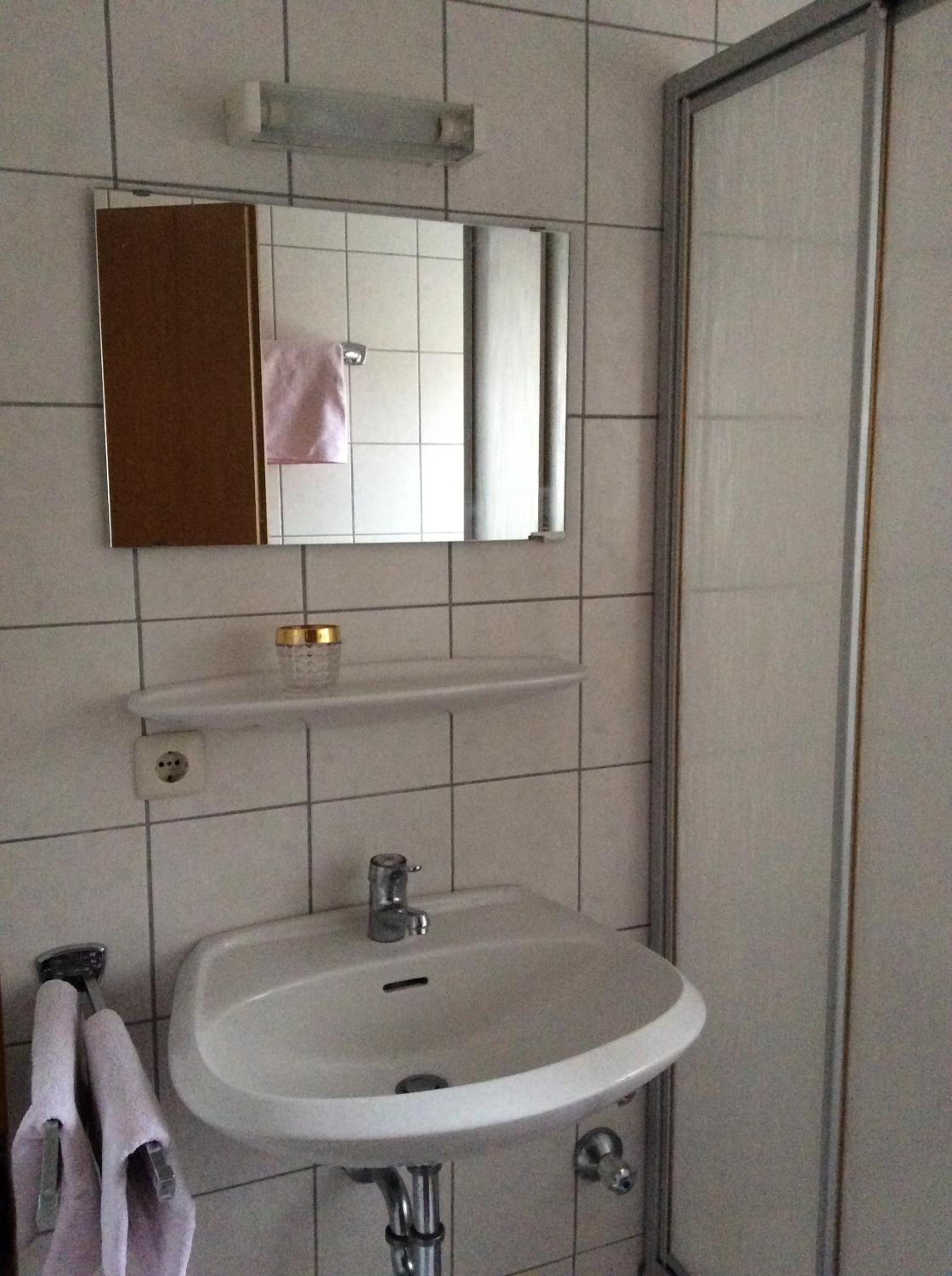 Double Room with Balcony - Photo 3