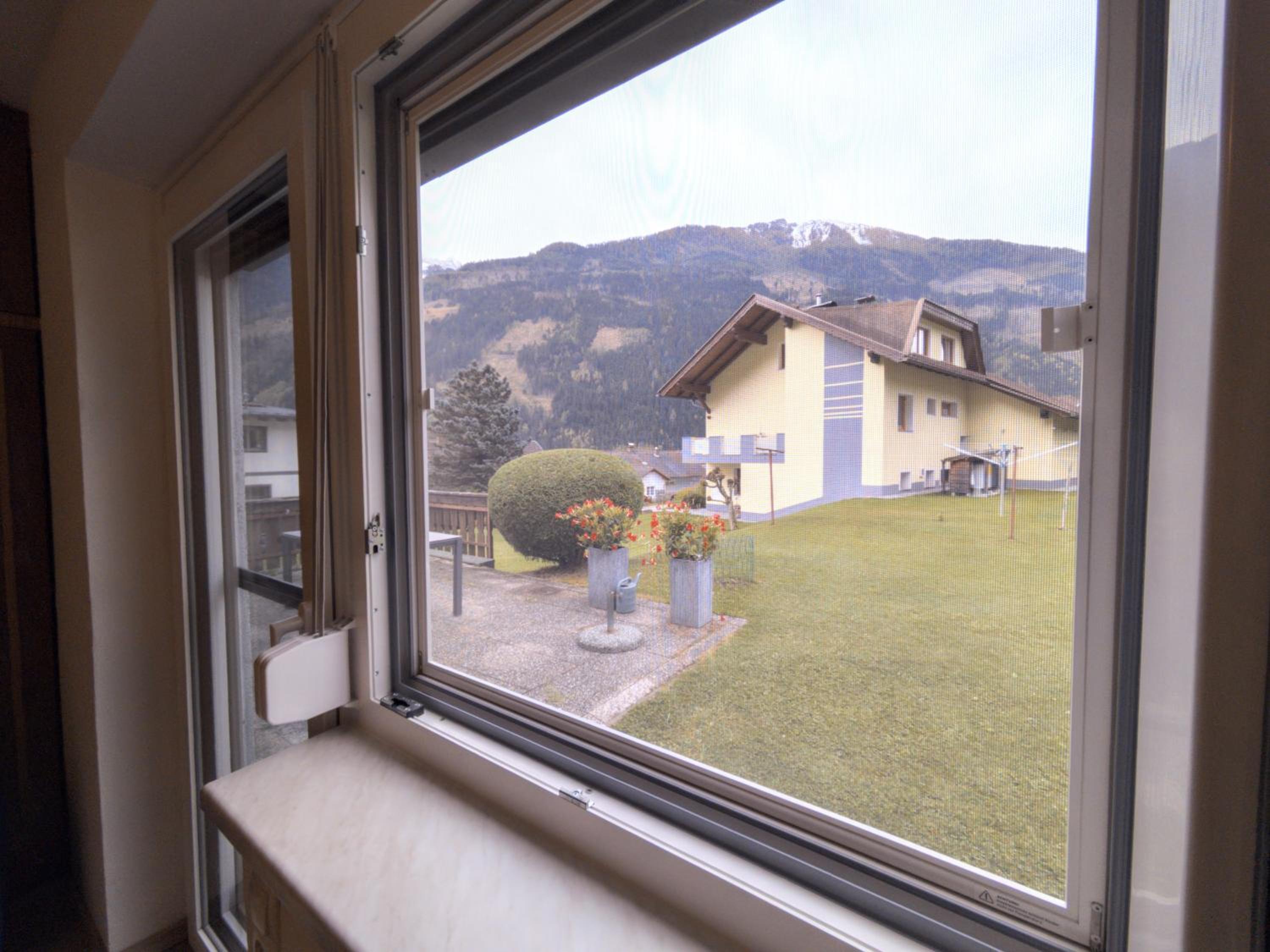 One-Bedroom Apartment with Garden View photo 2