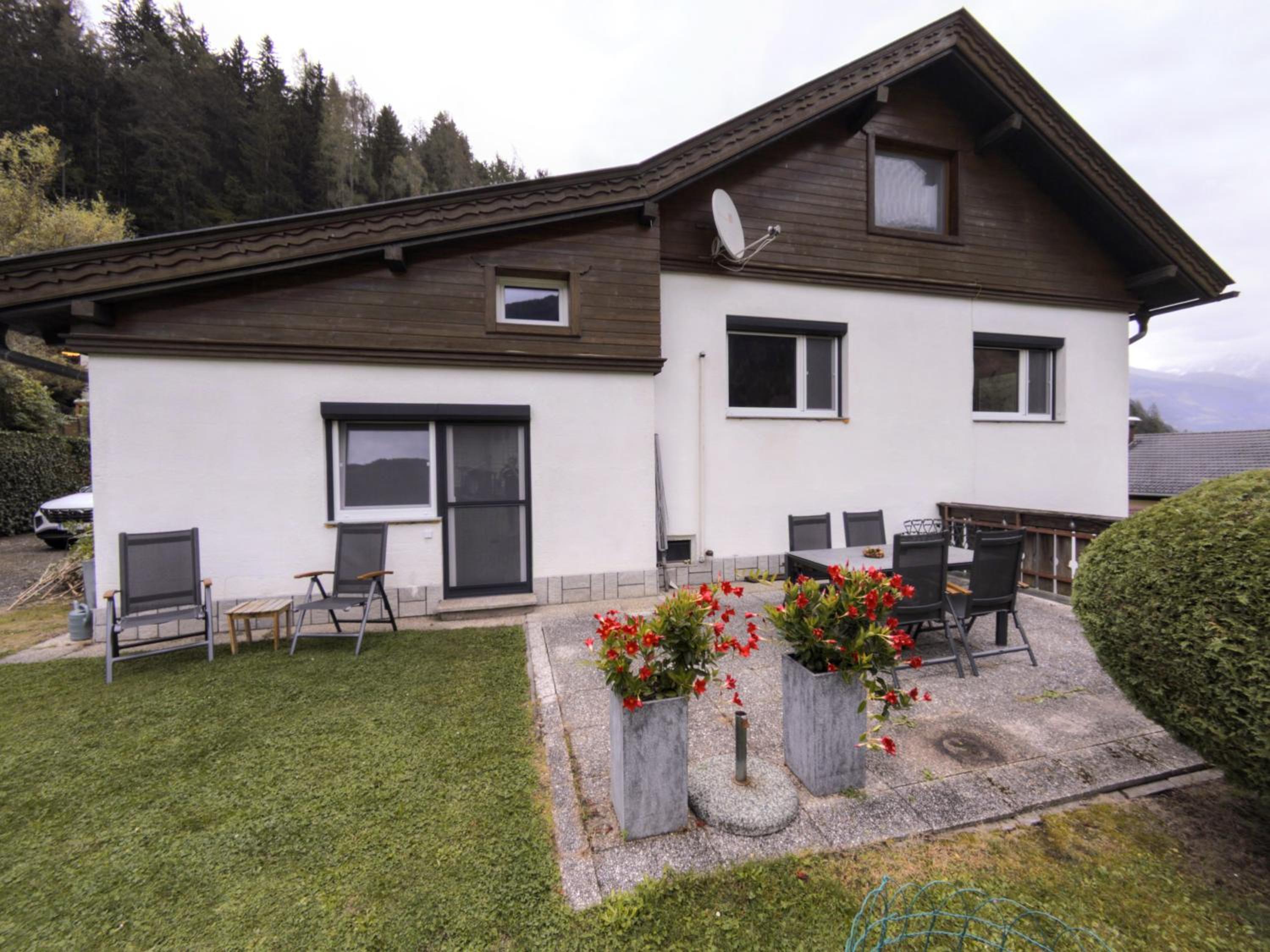 Two-Bedroom Apartment with Mountain View photo 3