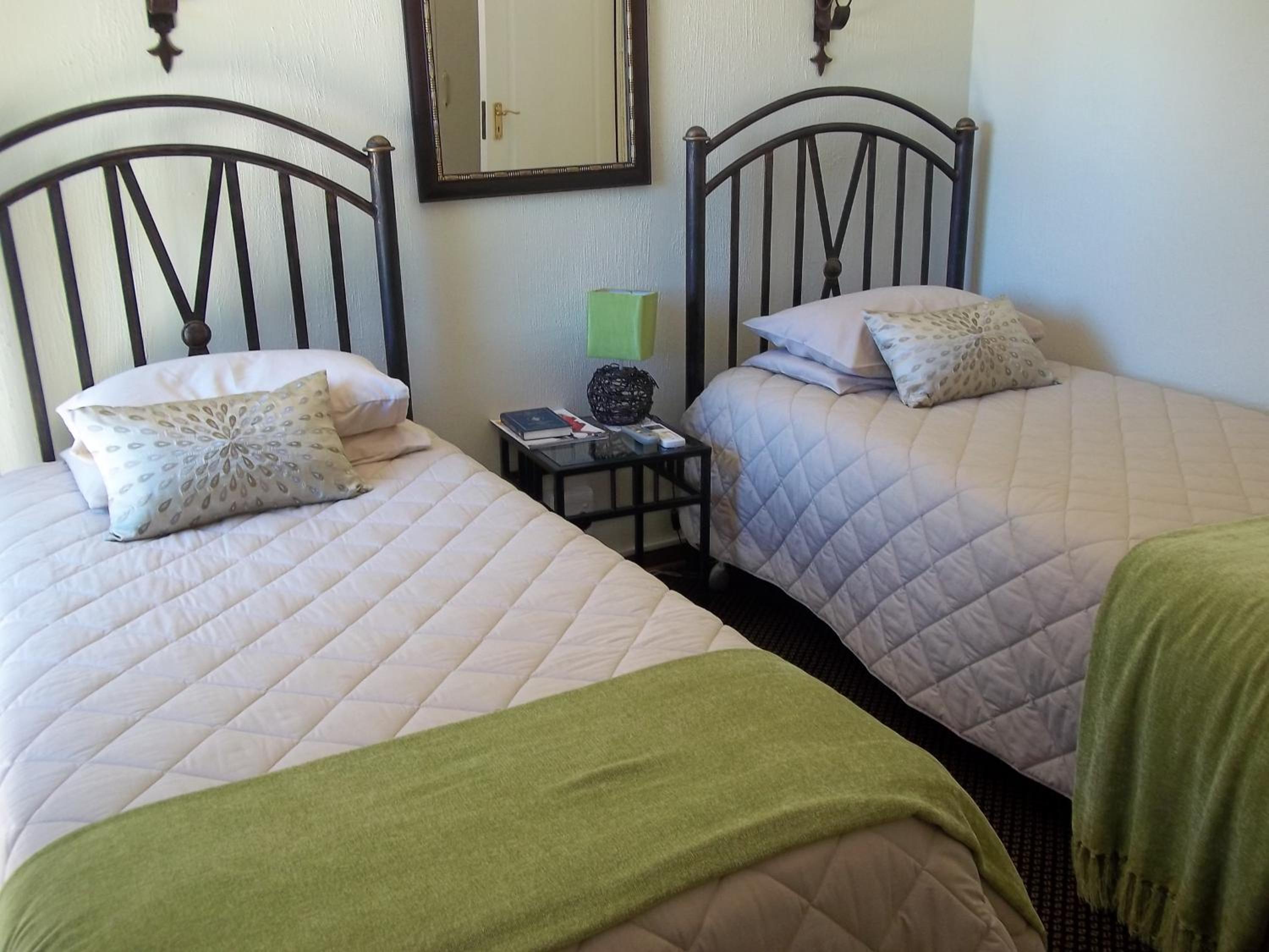 Twin Room - Photo 3