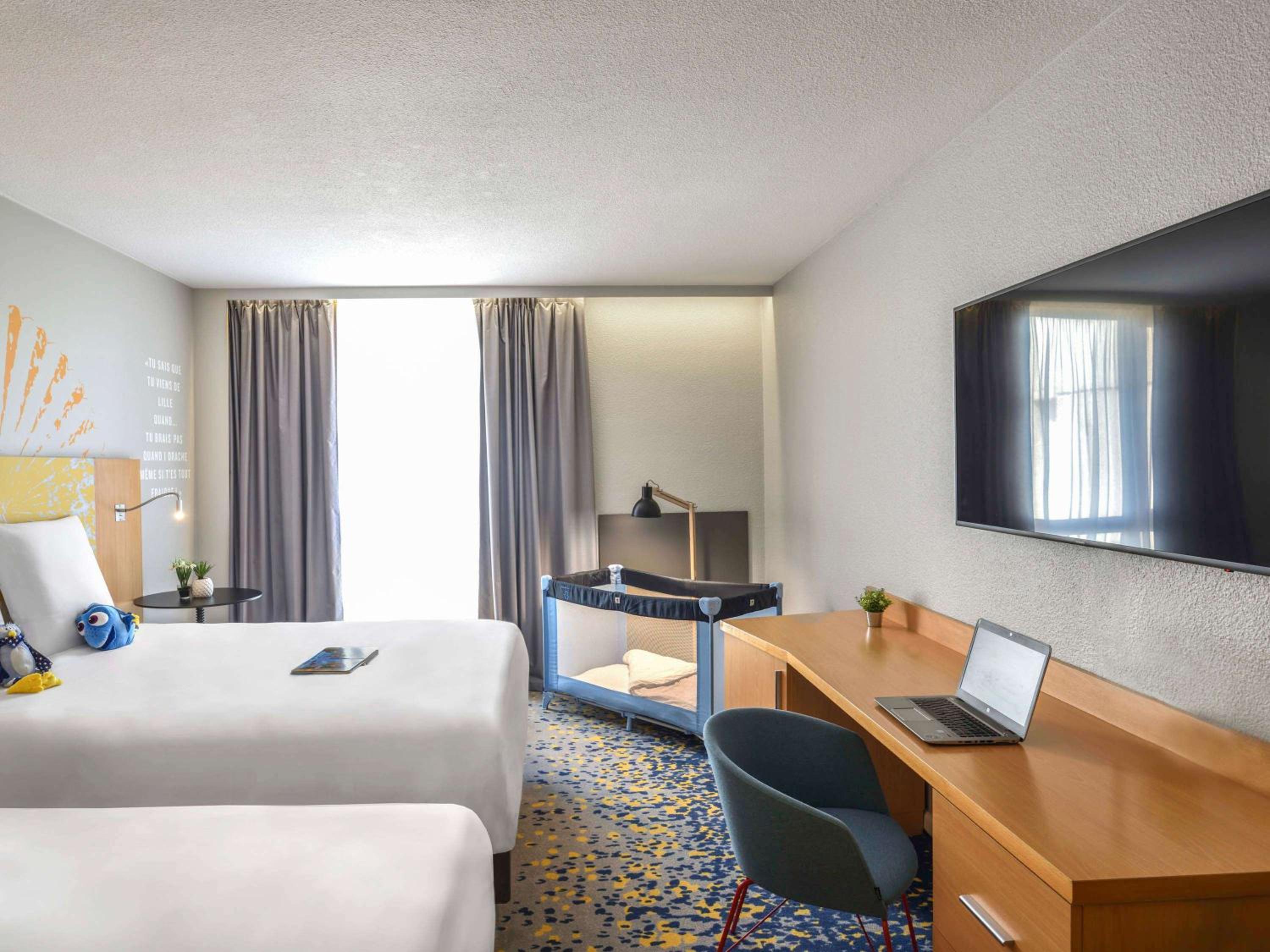 Classic Double Room with Two Double Beds - Photo 3