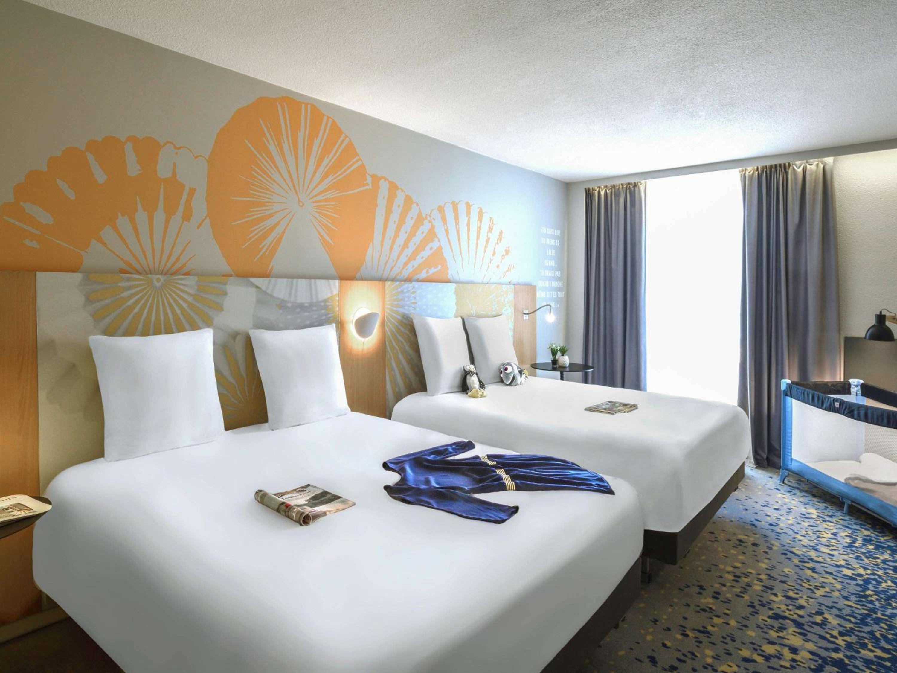 Classic Double Room with Two Double Beds - Photo 1