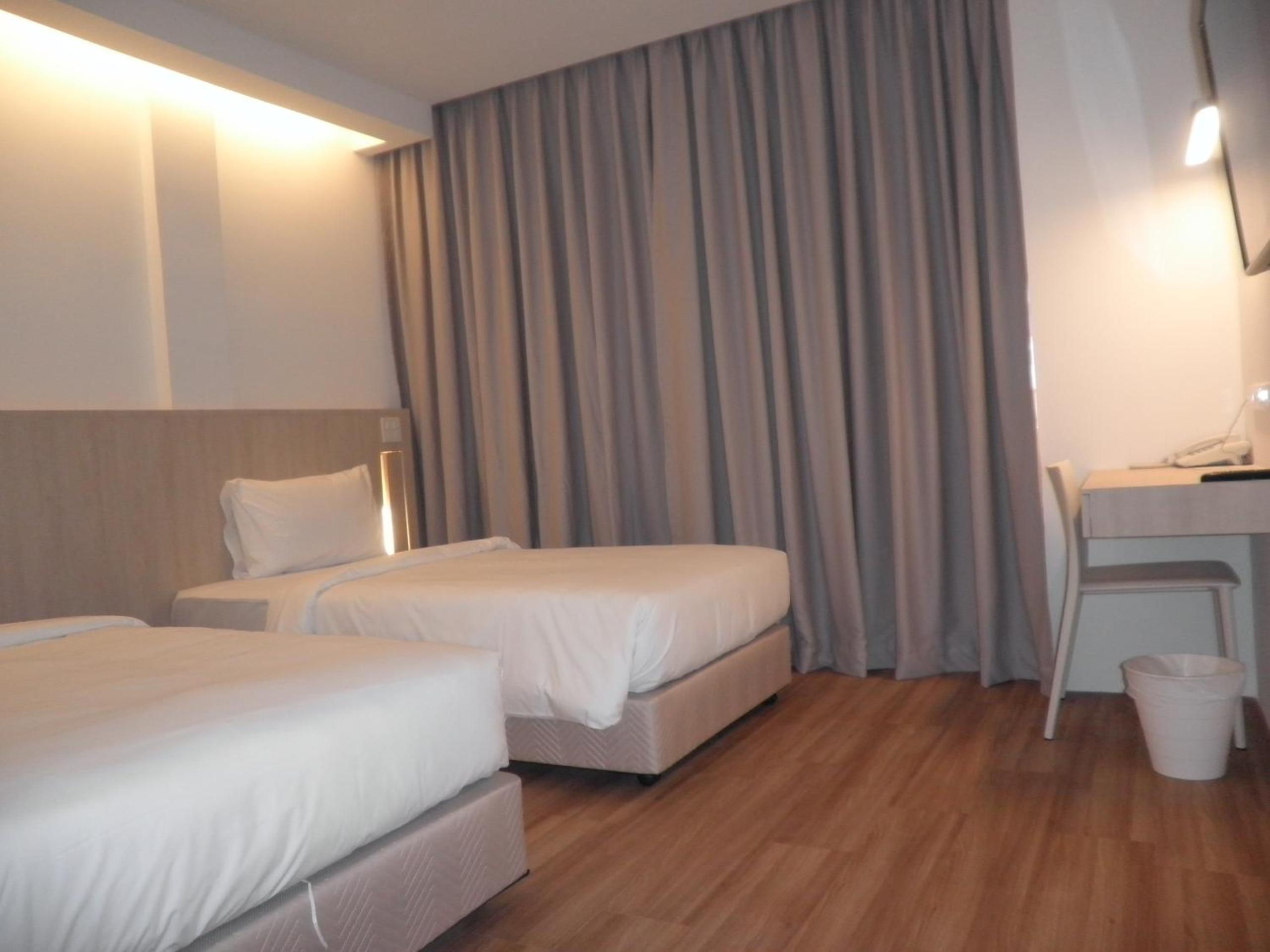 Budget Twin Room photo 3