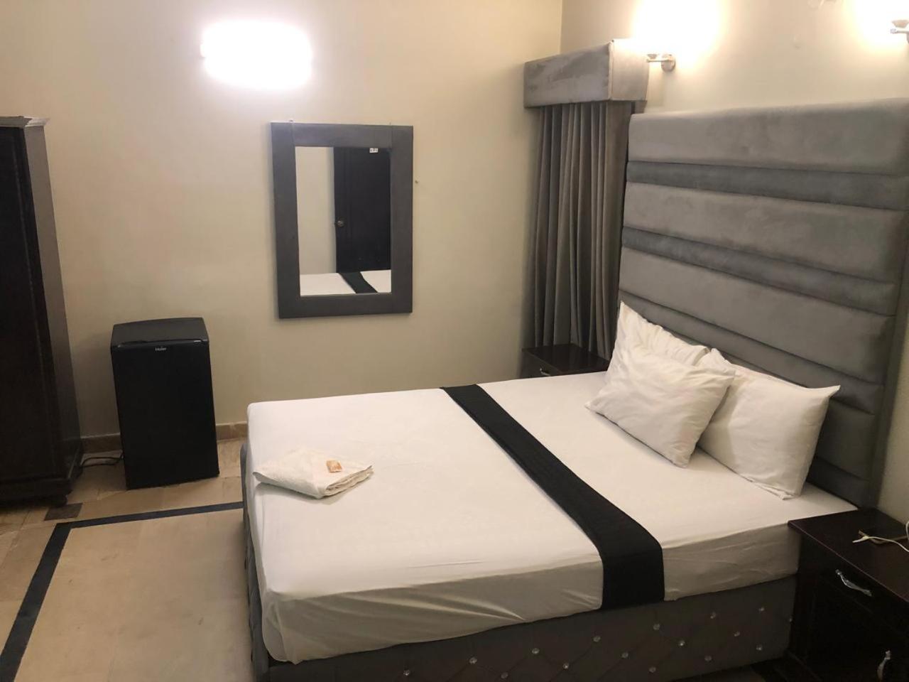 Standard Double Room With Fan photo 3