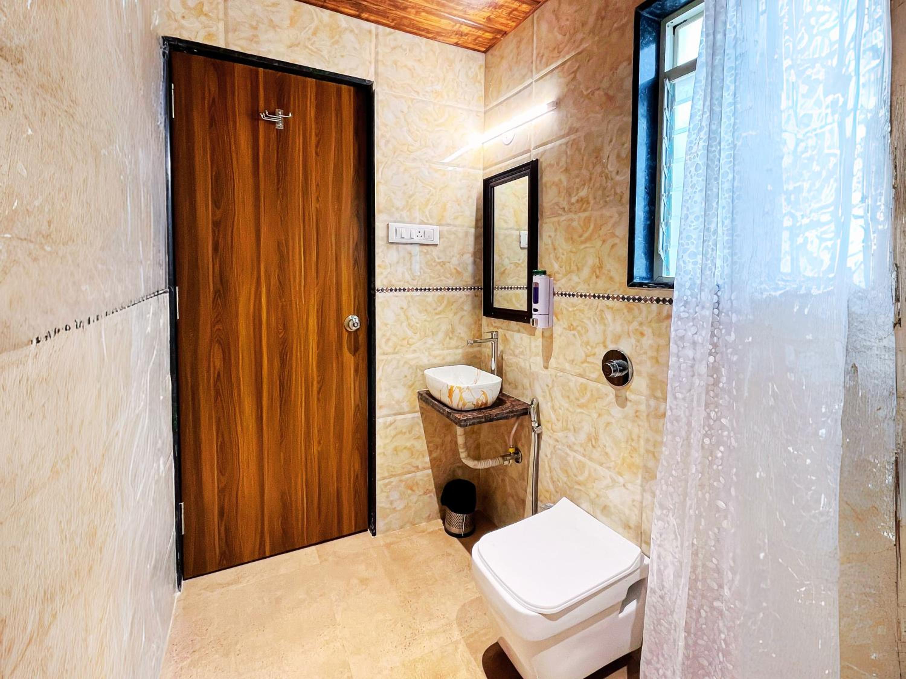Deluxe Room - Photo 2