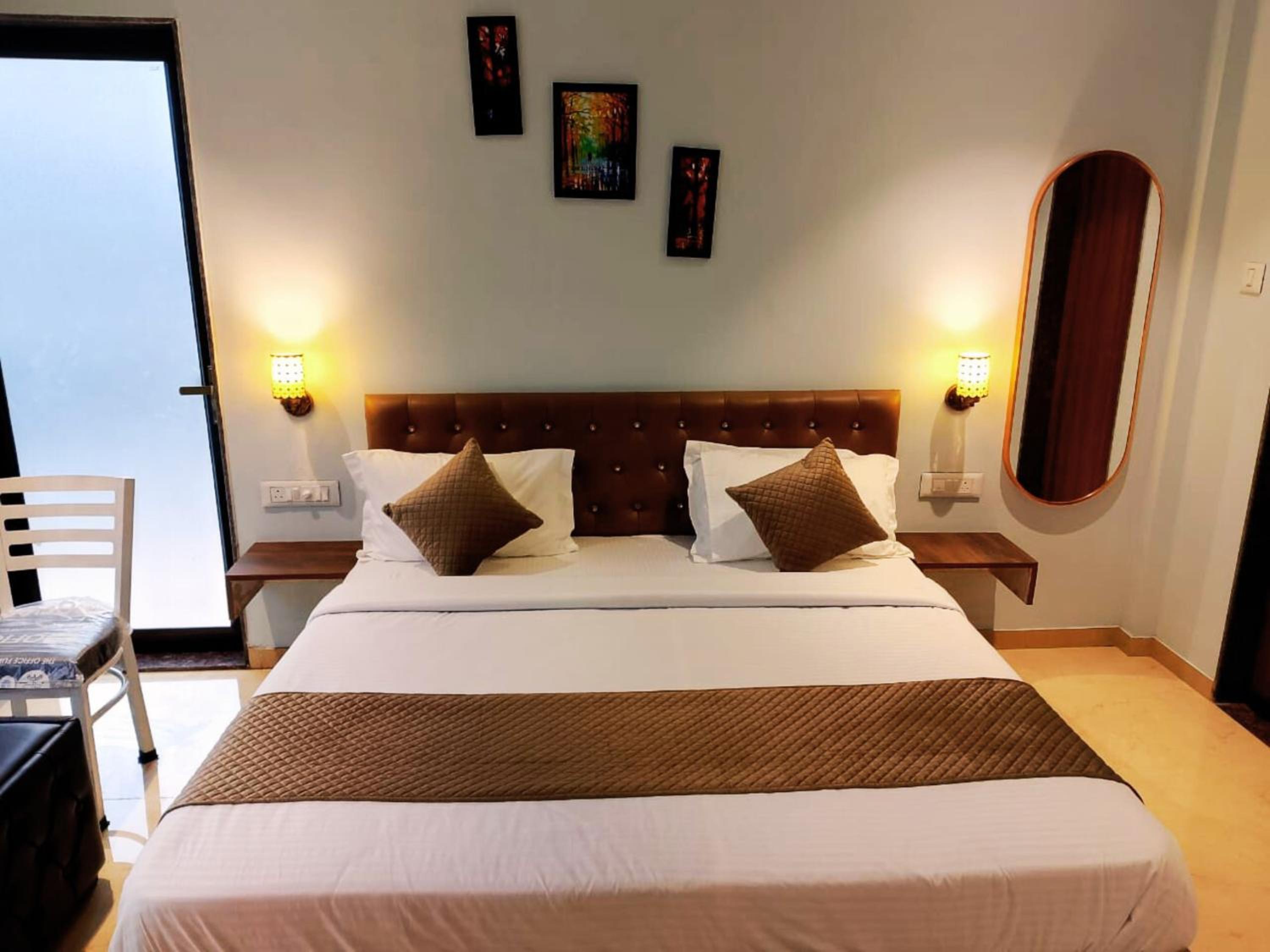 Deluxe Room - Photo 6