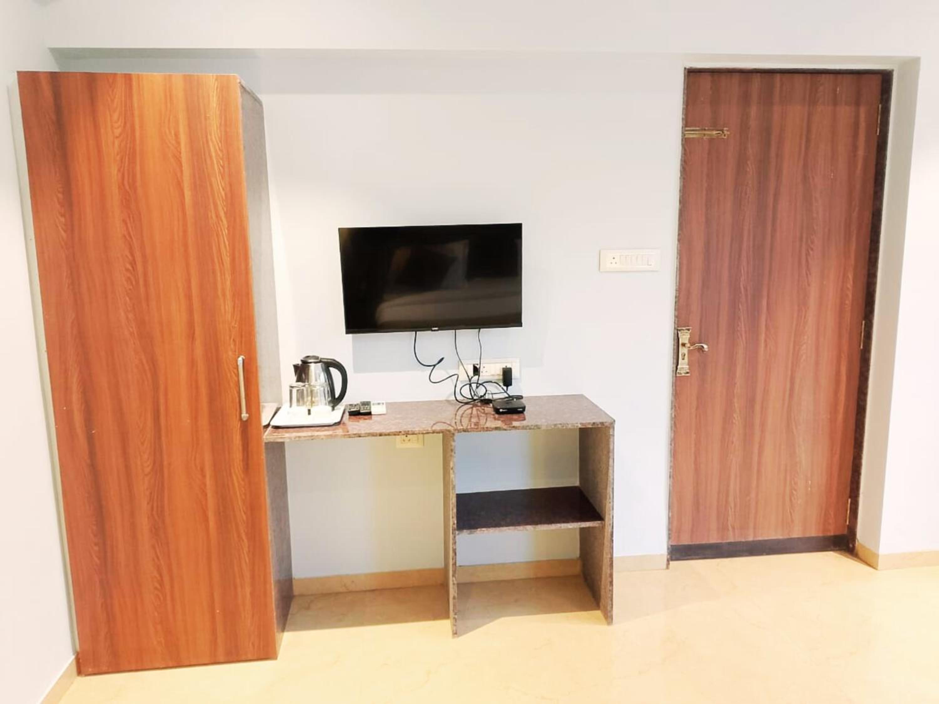 Deluxe Room - Photo 4