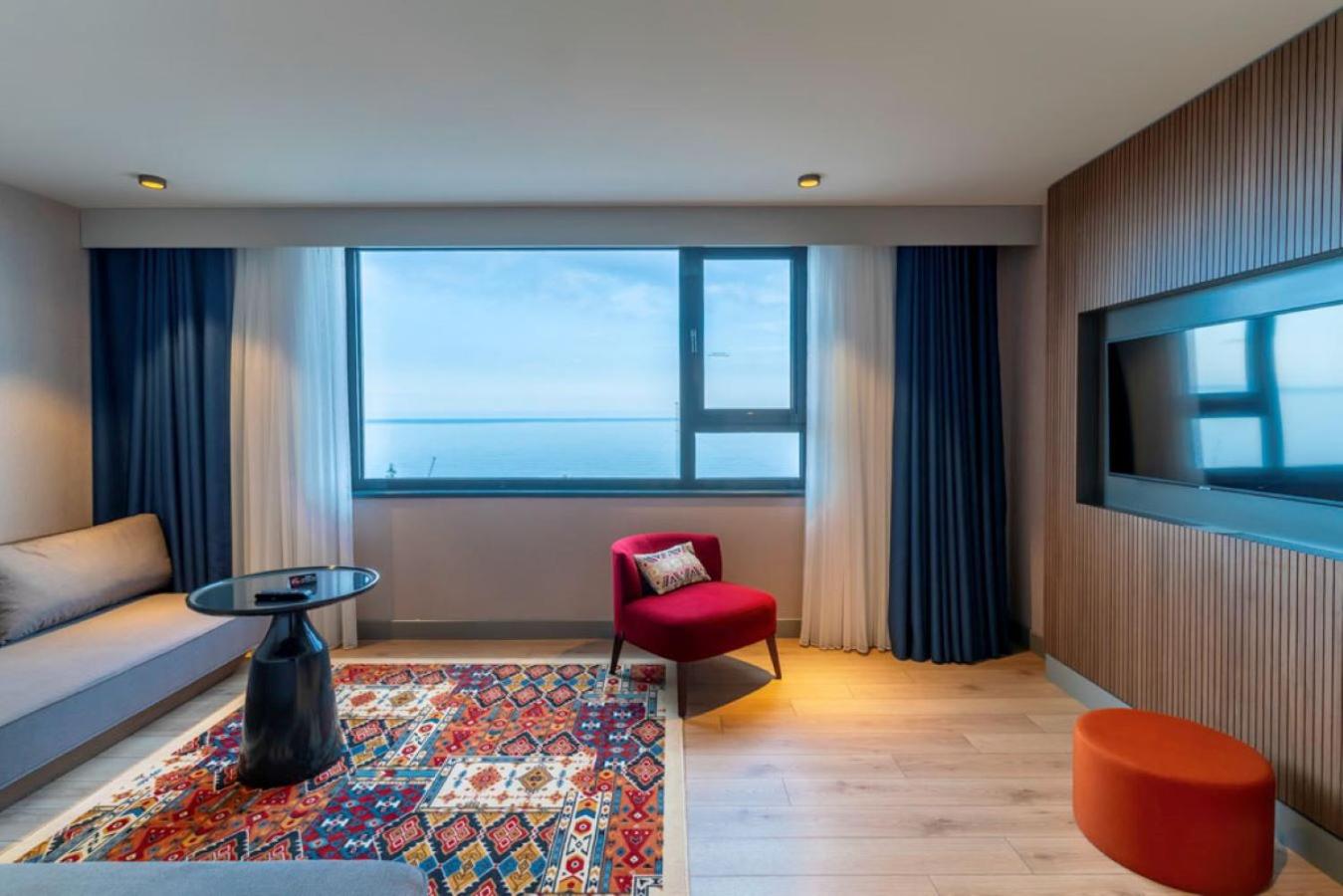 King Suite with Sea View - Photo 3
