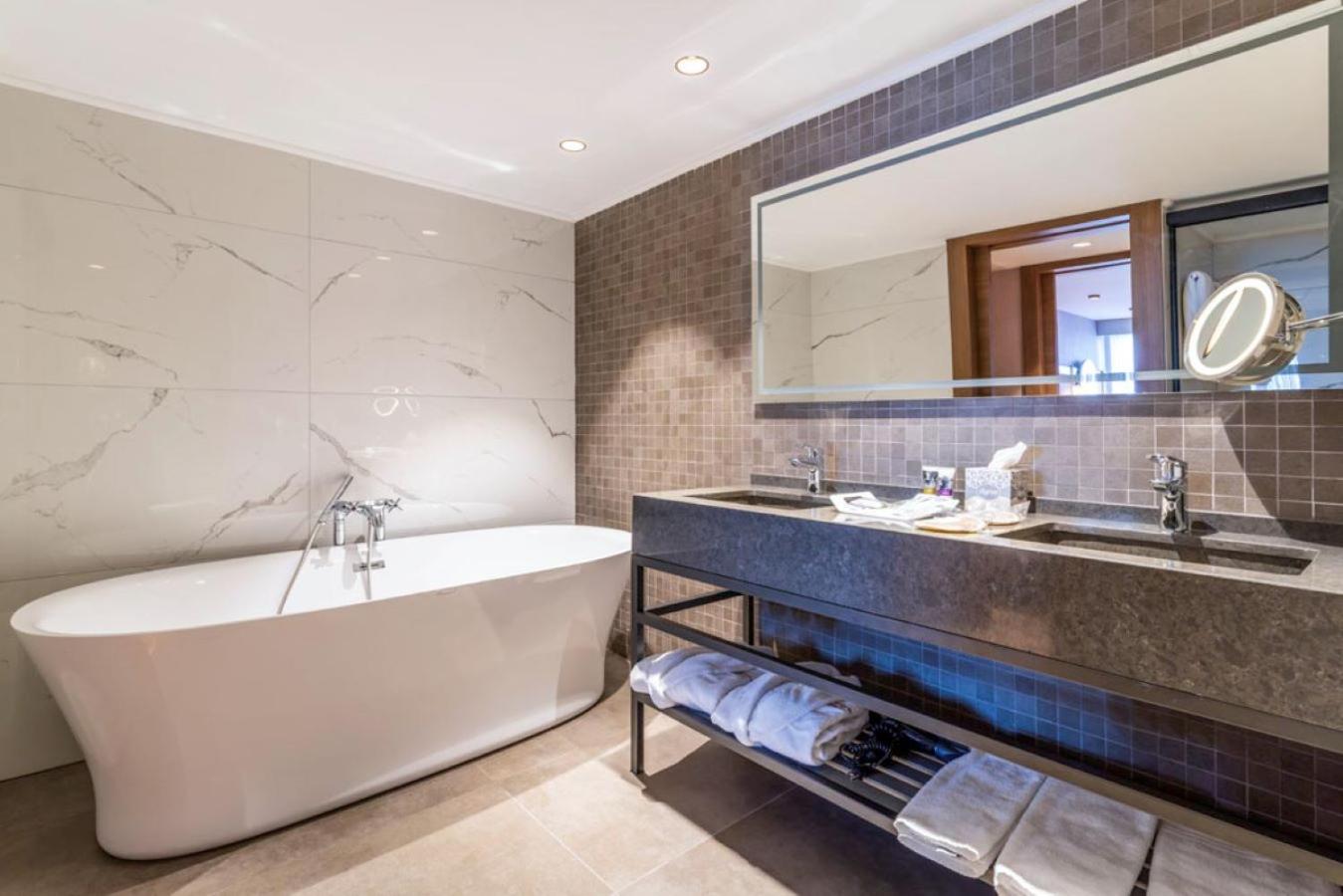 King Suite with Sea View - Photo 4