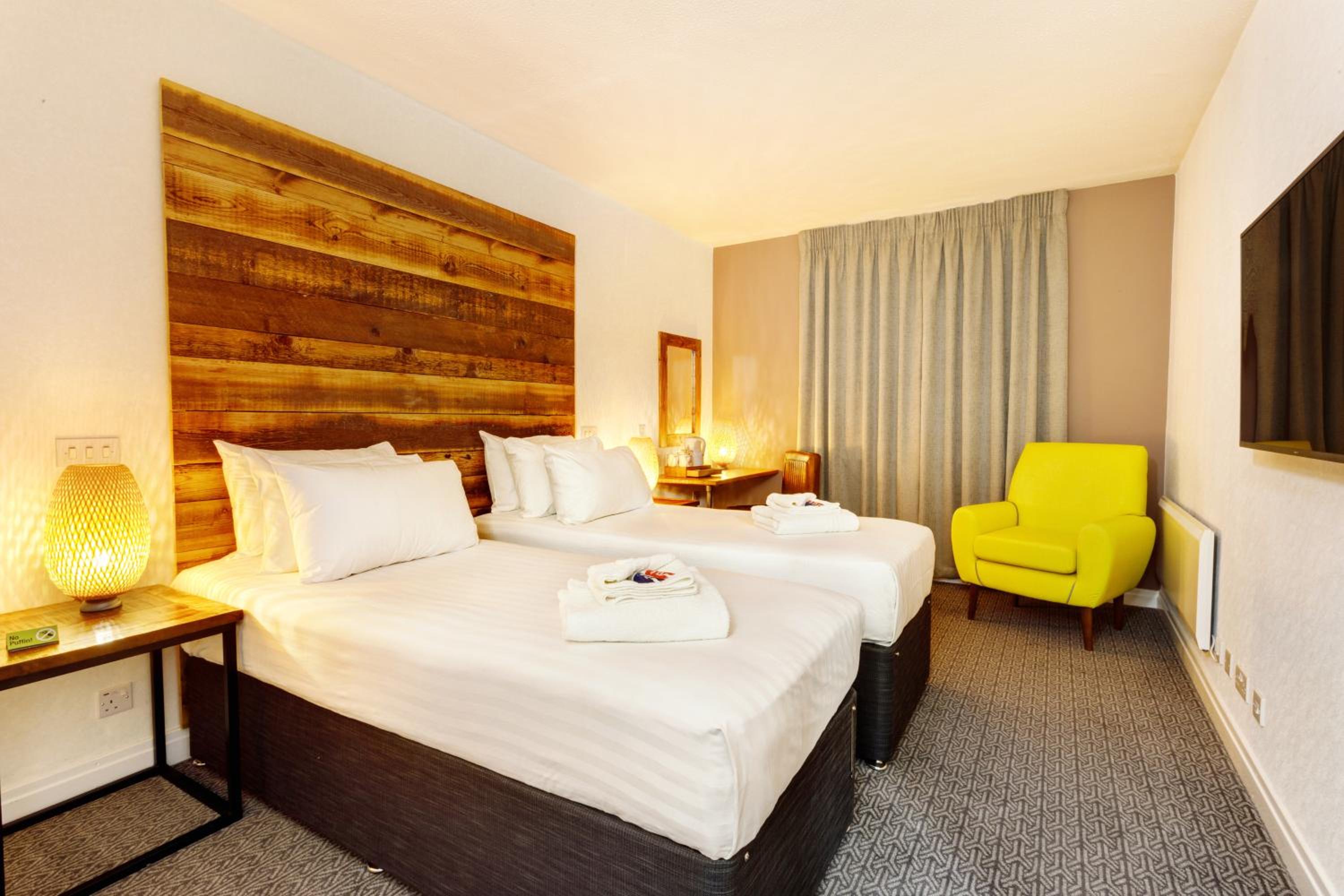 Classic Twin Room - Accessible/Non-Smoking - Photo 2