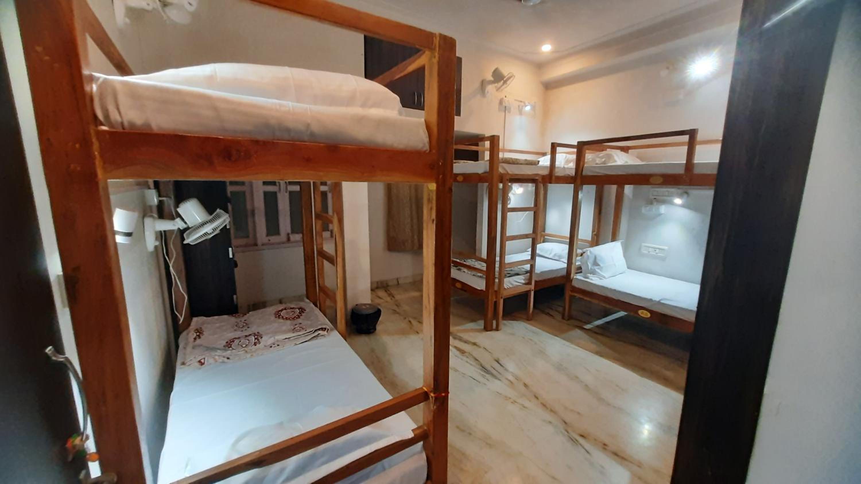 Bed in 6-Bed Mixed Dormitory Room photo 1