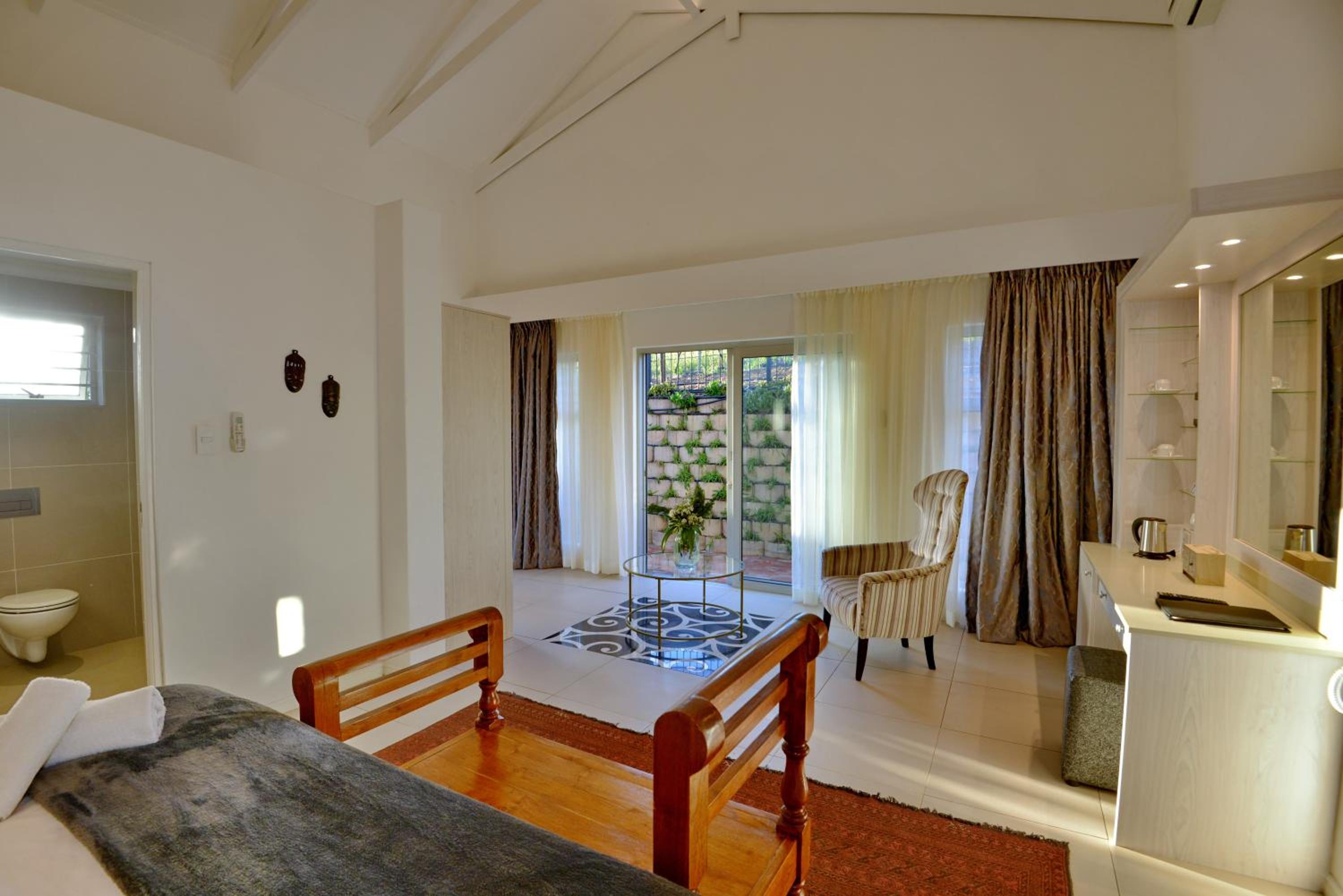 Superior King or Twin Room - Photo 15