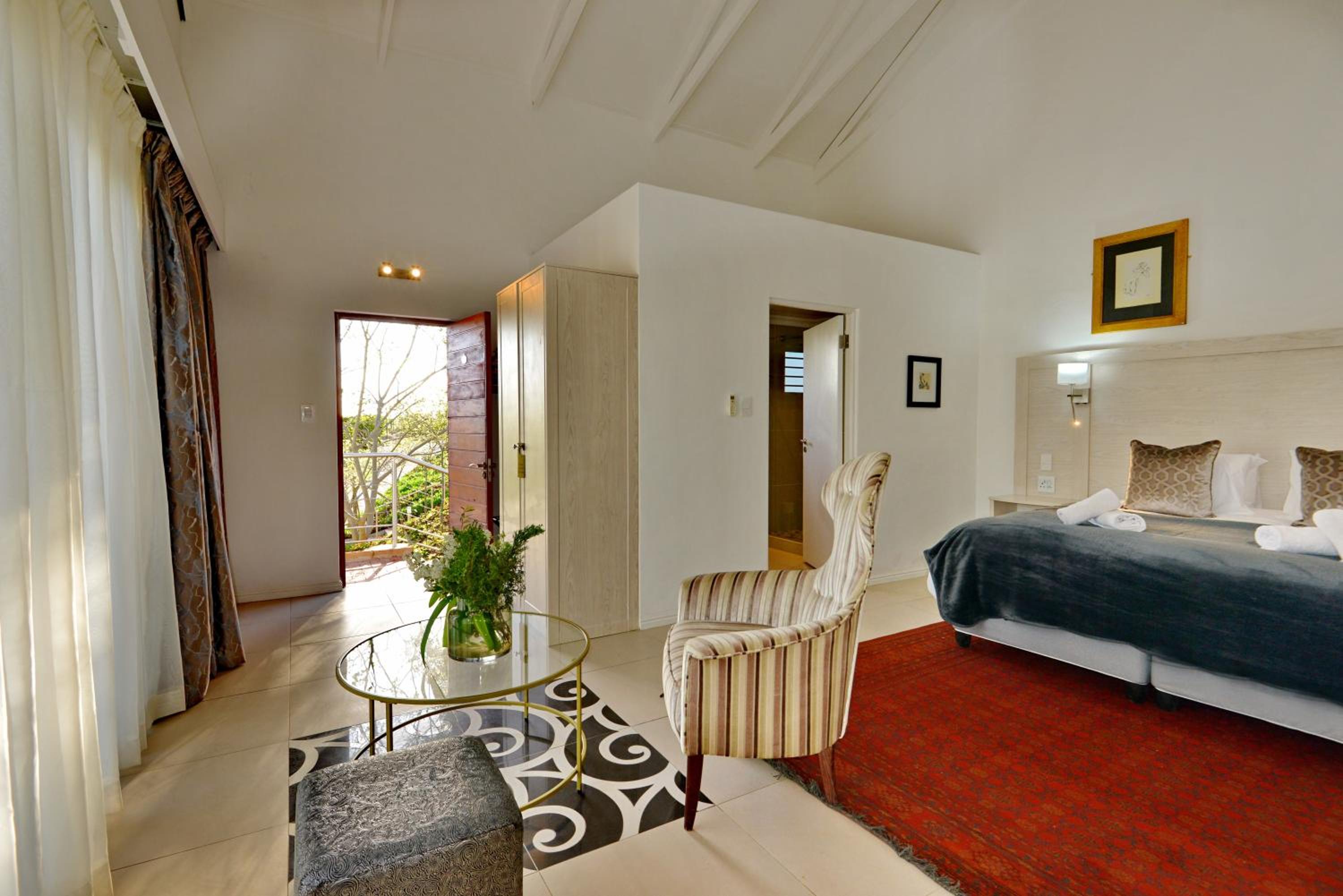 Superior King or Twin Room - Photo 12
