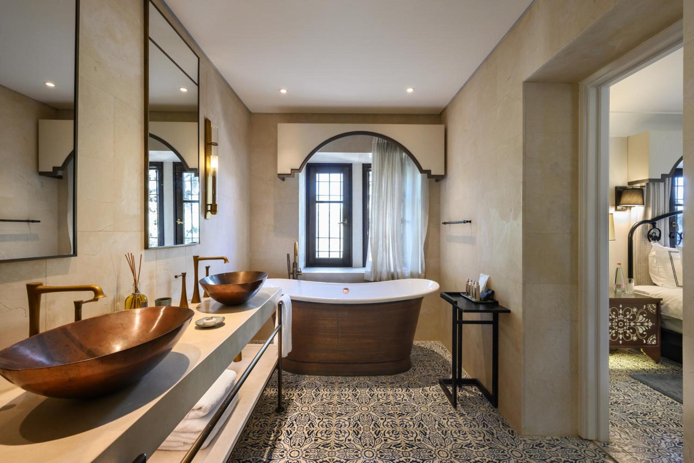 Colony Suite photo 3