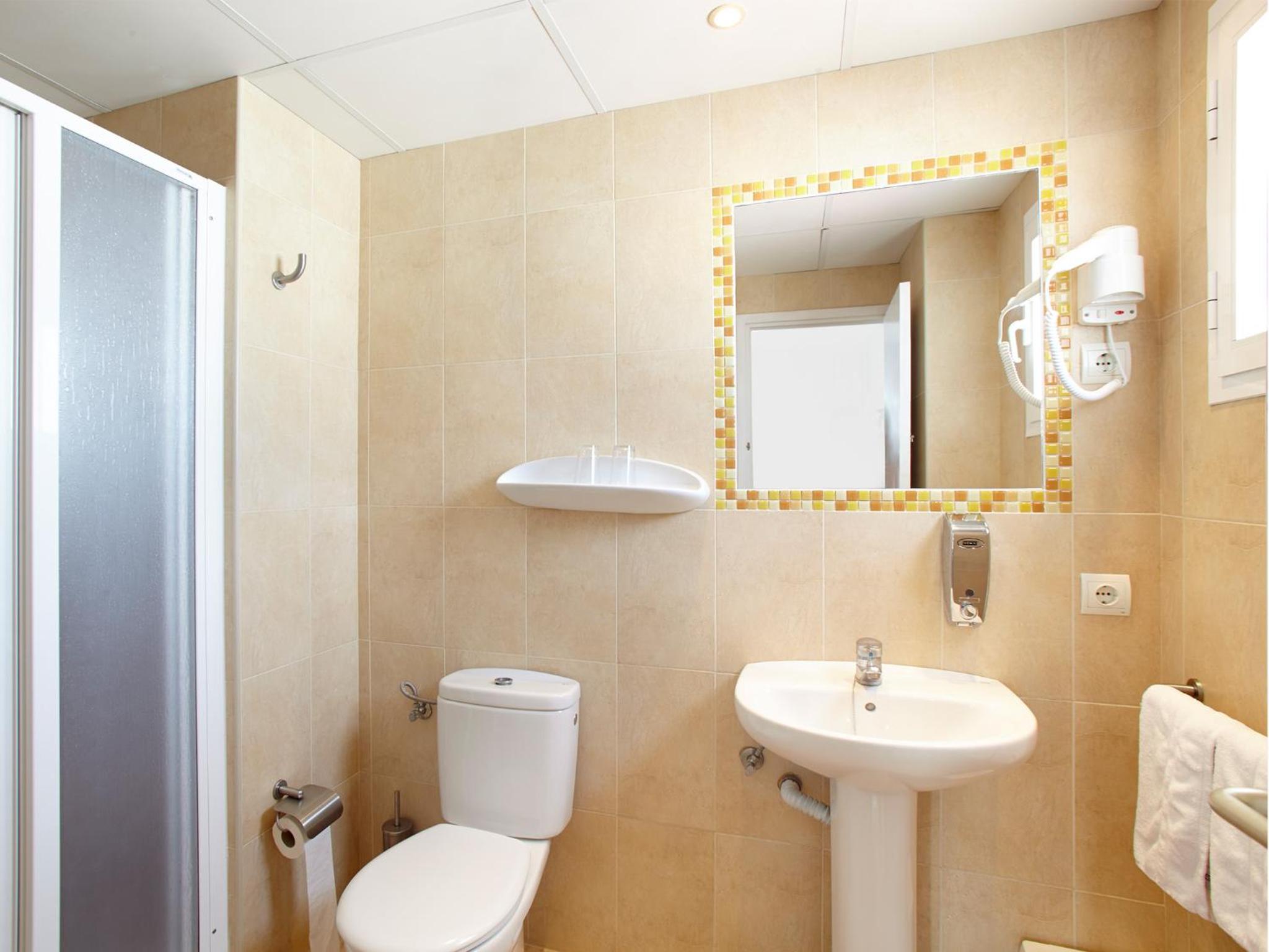 Double or Twin Room - Top Floor photo 3