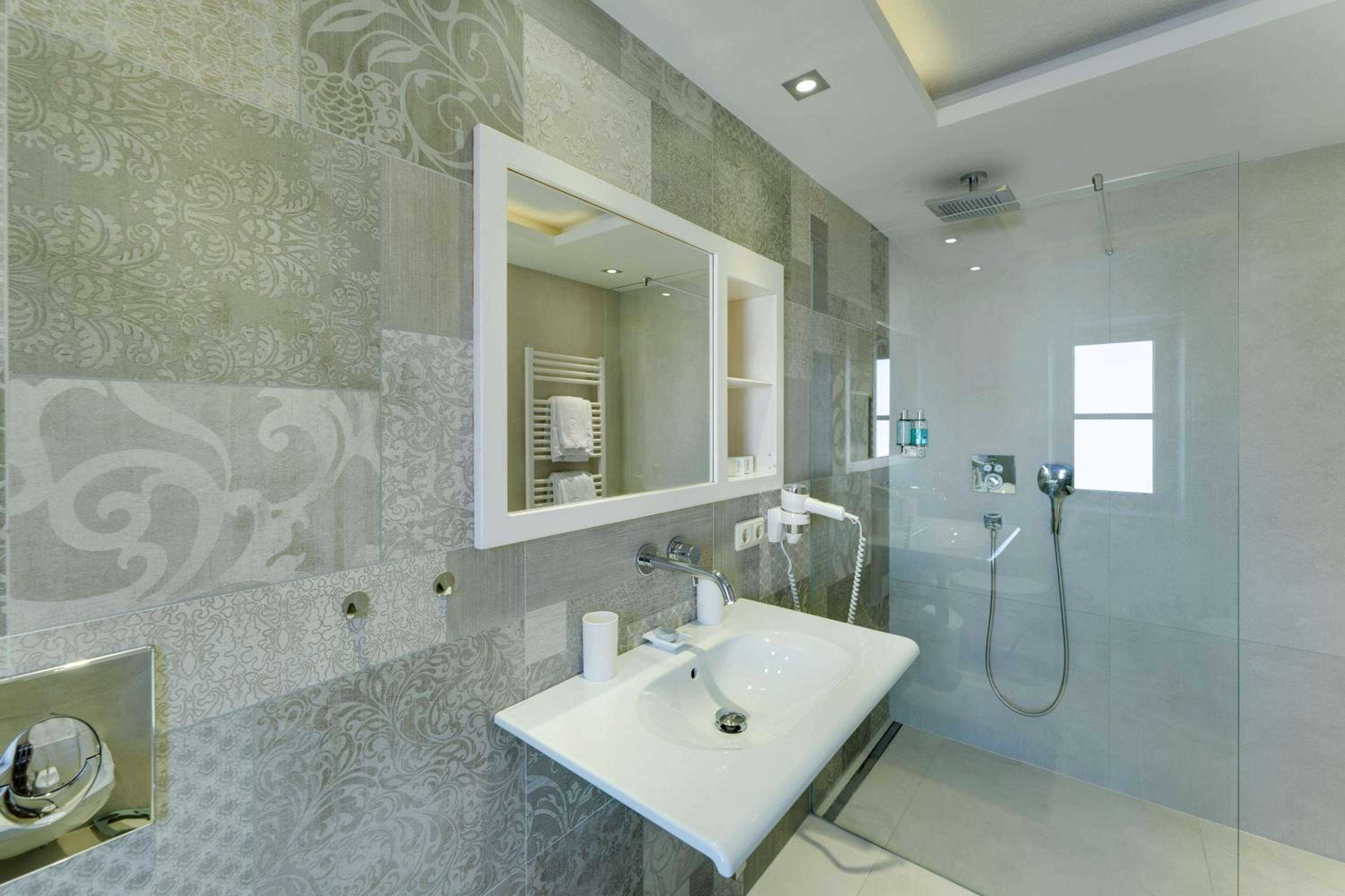One-Bedroom Apartment with Mountain View photo 3