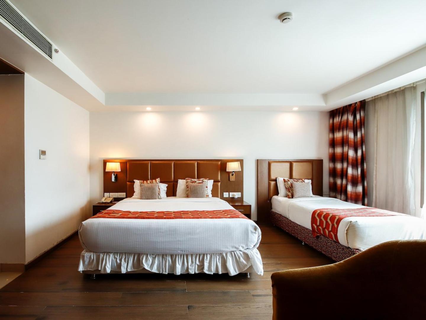 Superior Triple Room photo 3