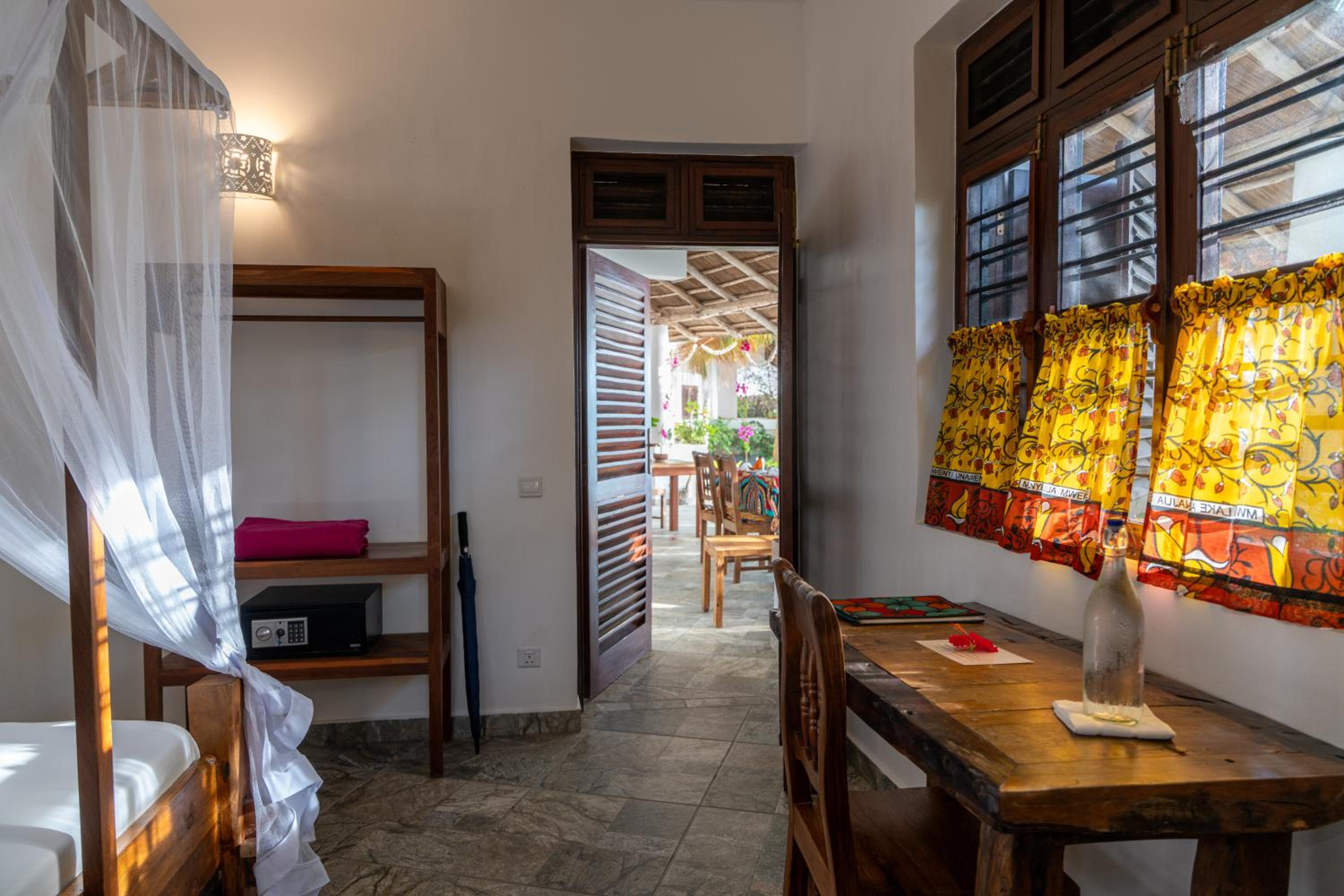 Deluxe Double Room with Sea View - Photo 5