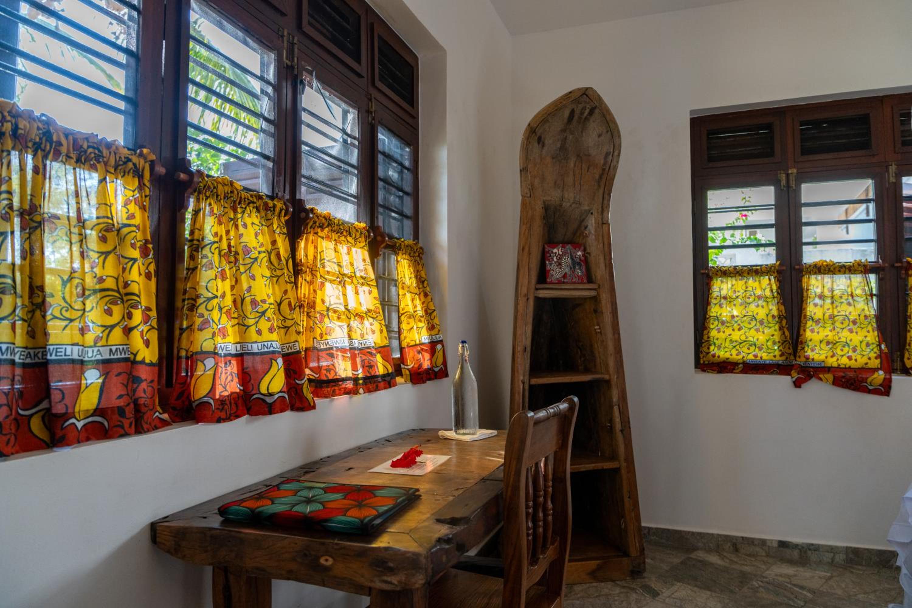 Deluxe Double Room with Sea View - Photo 4