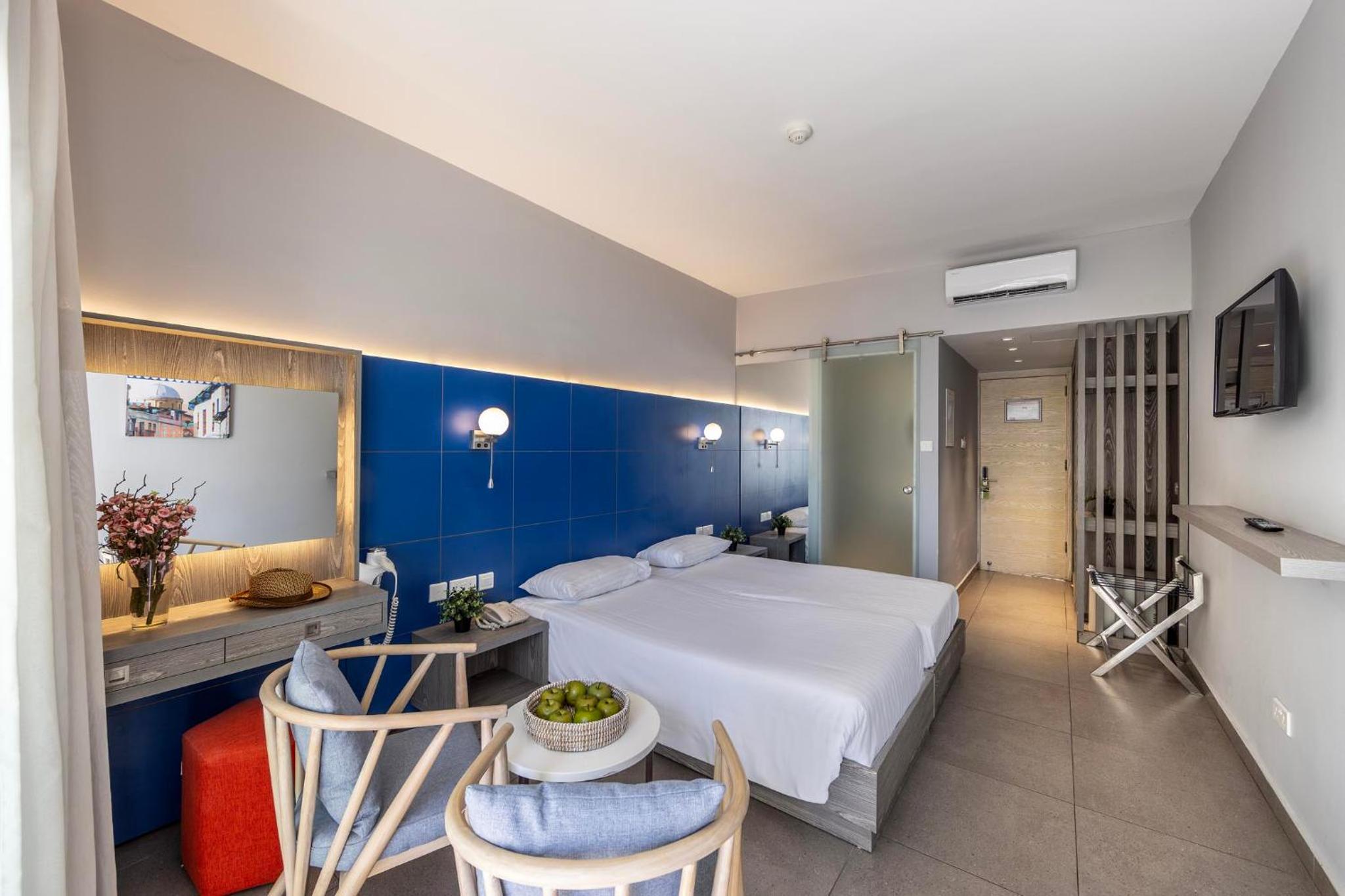 Twin Room with Sea View photo 3