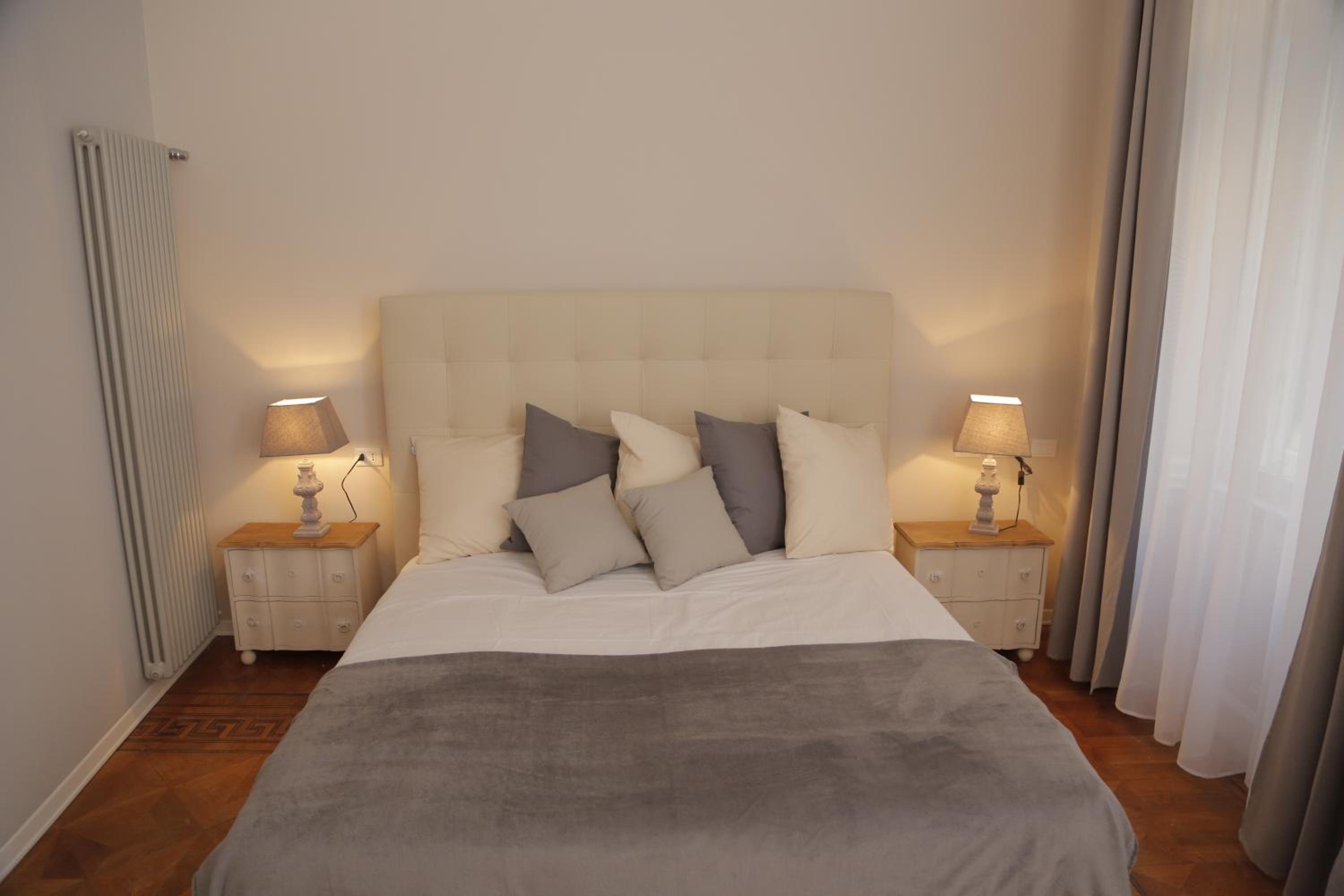 Deluxe King Room photo 2