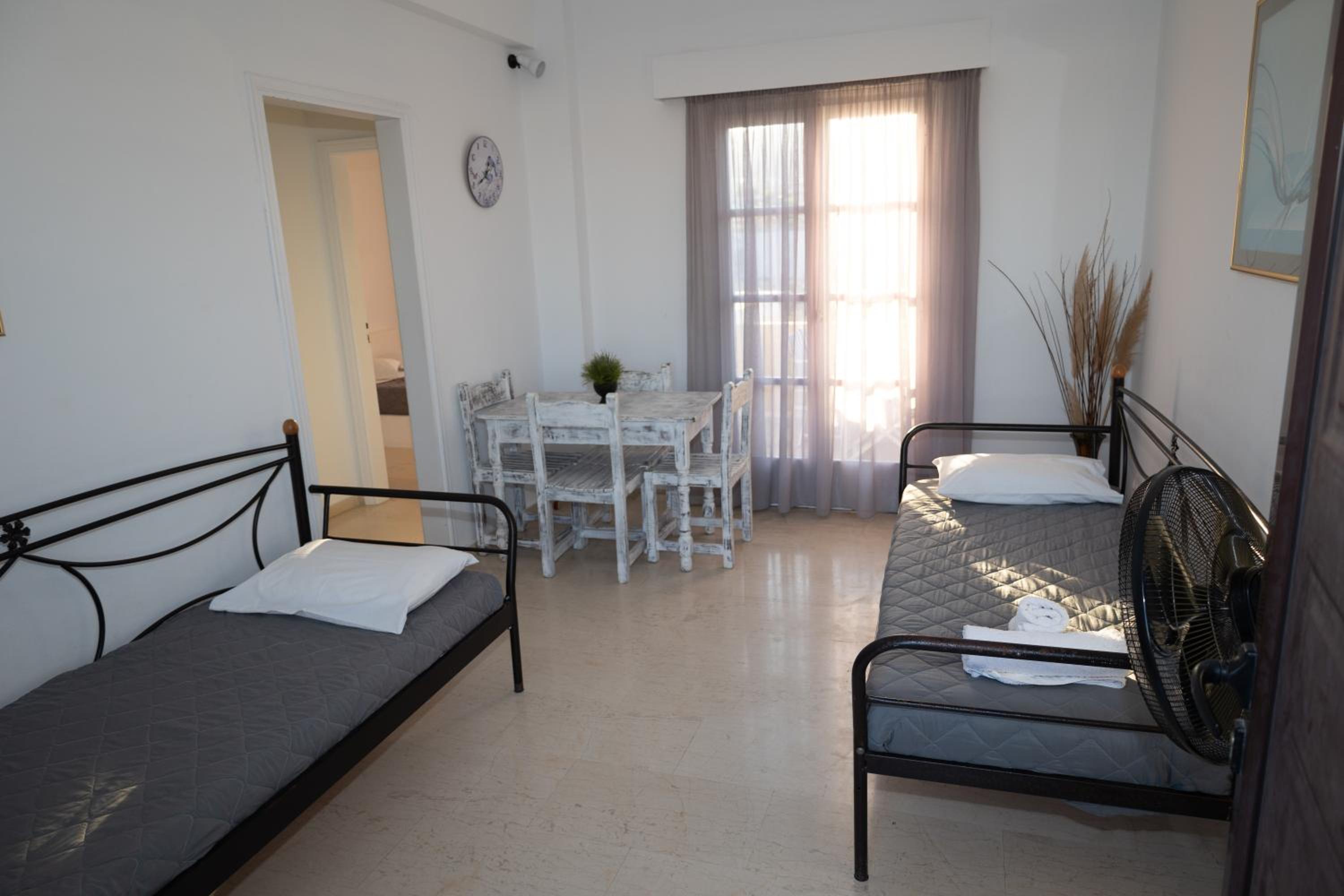 Apartment with Pool View  - Photo 12