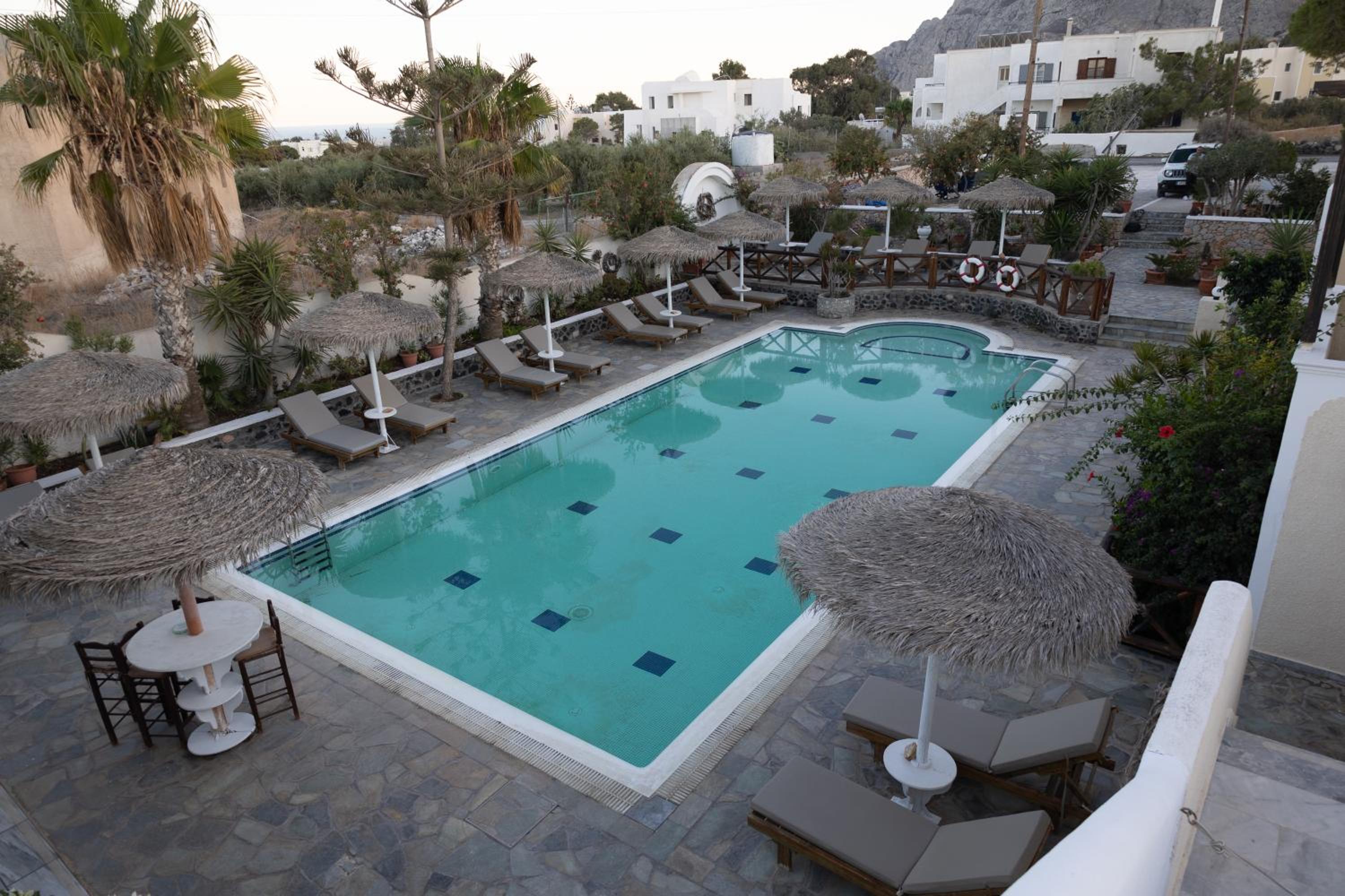 Apartment with Pool View  - Photo 15