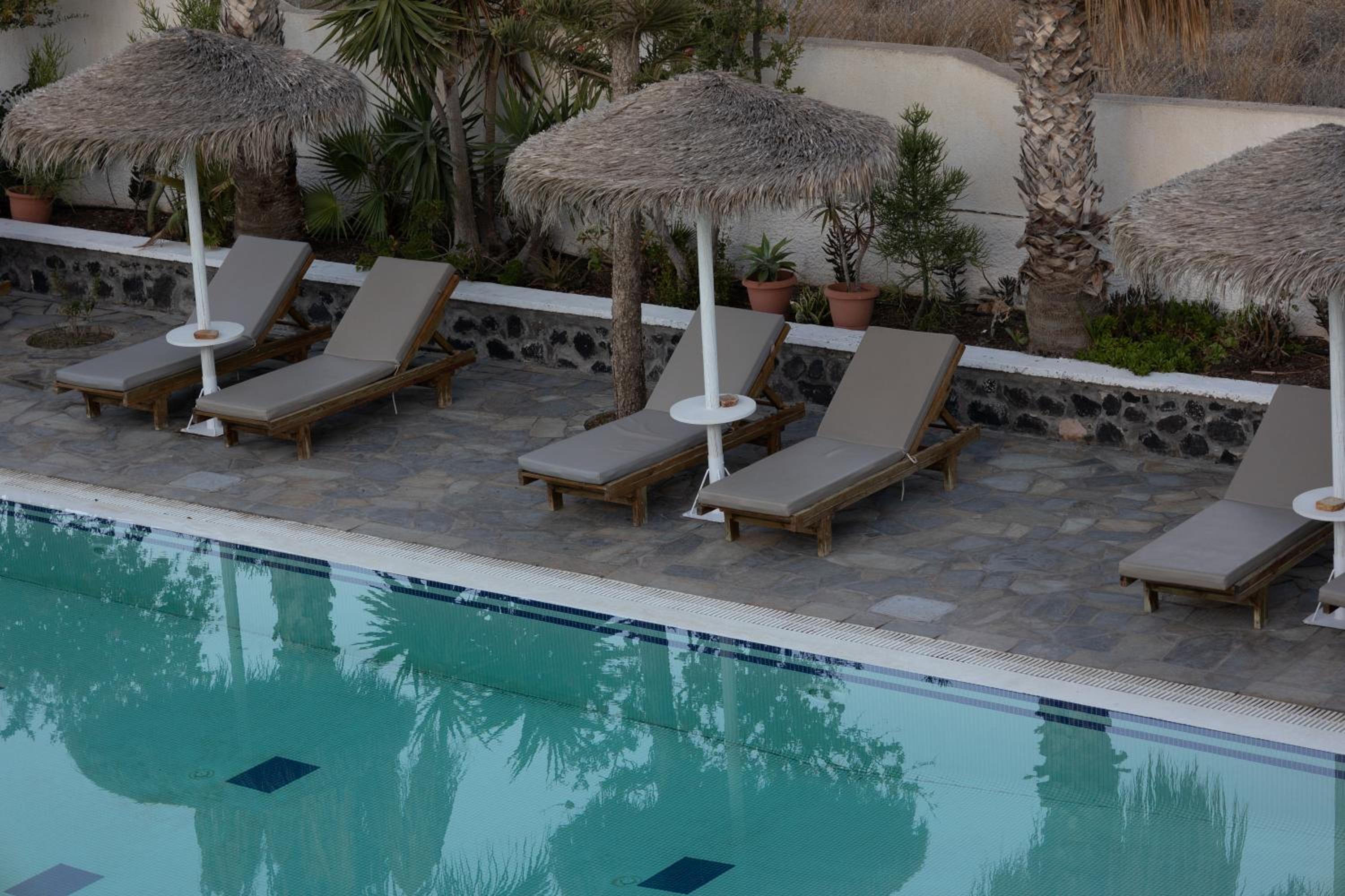 Apartment with Pool View  - Photo 14