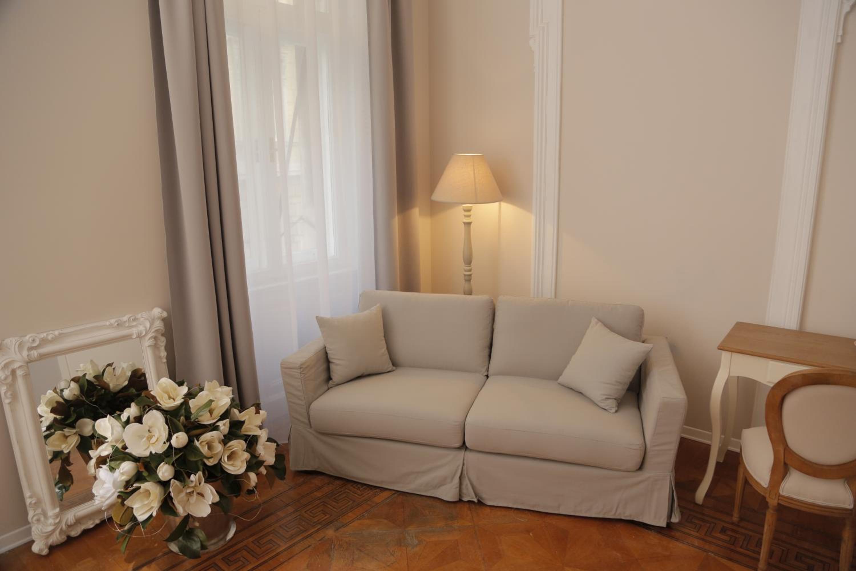 Deluxe King Room photo 3