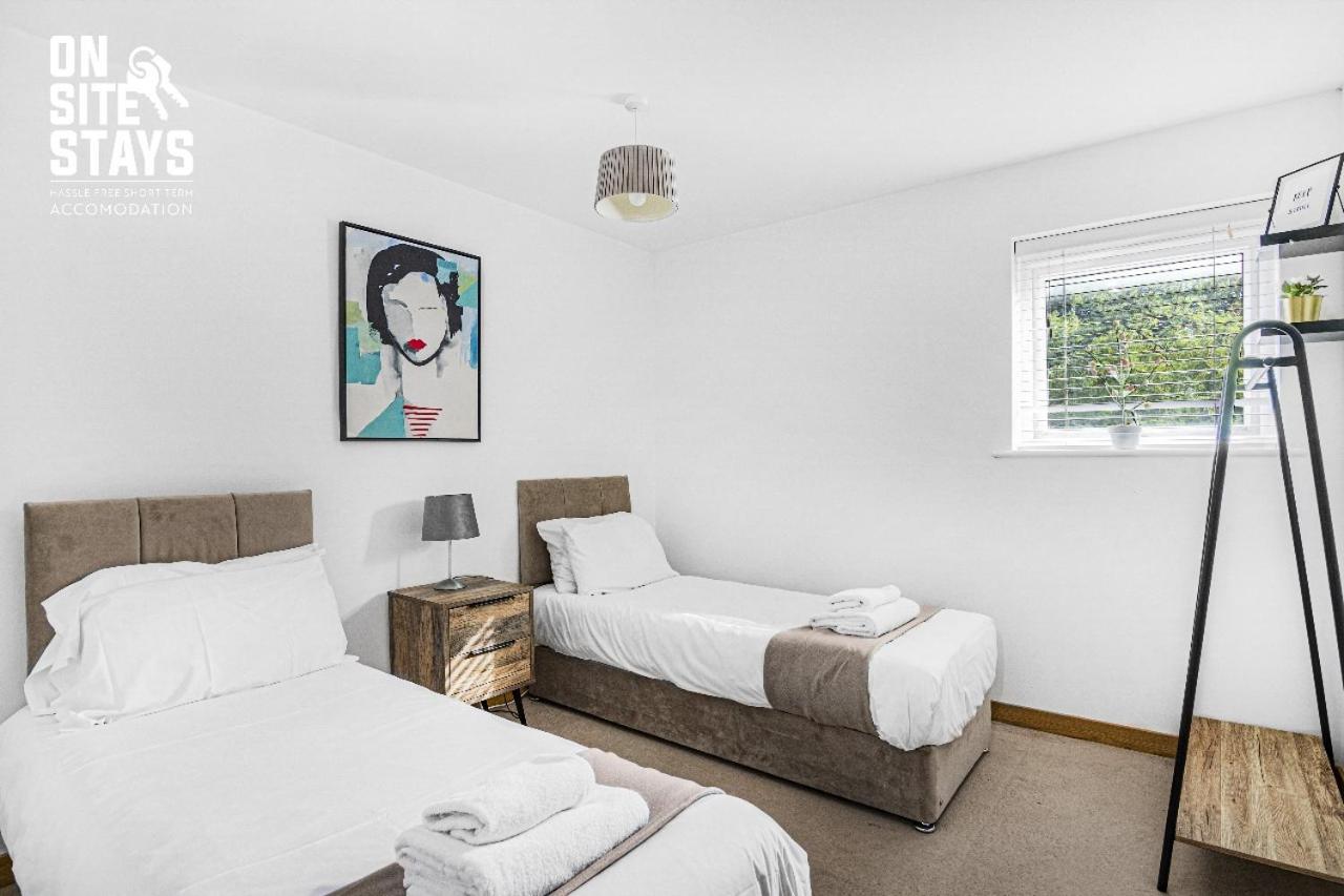 Two-Bedroom Apartment With Balcony photo 2