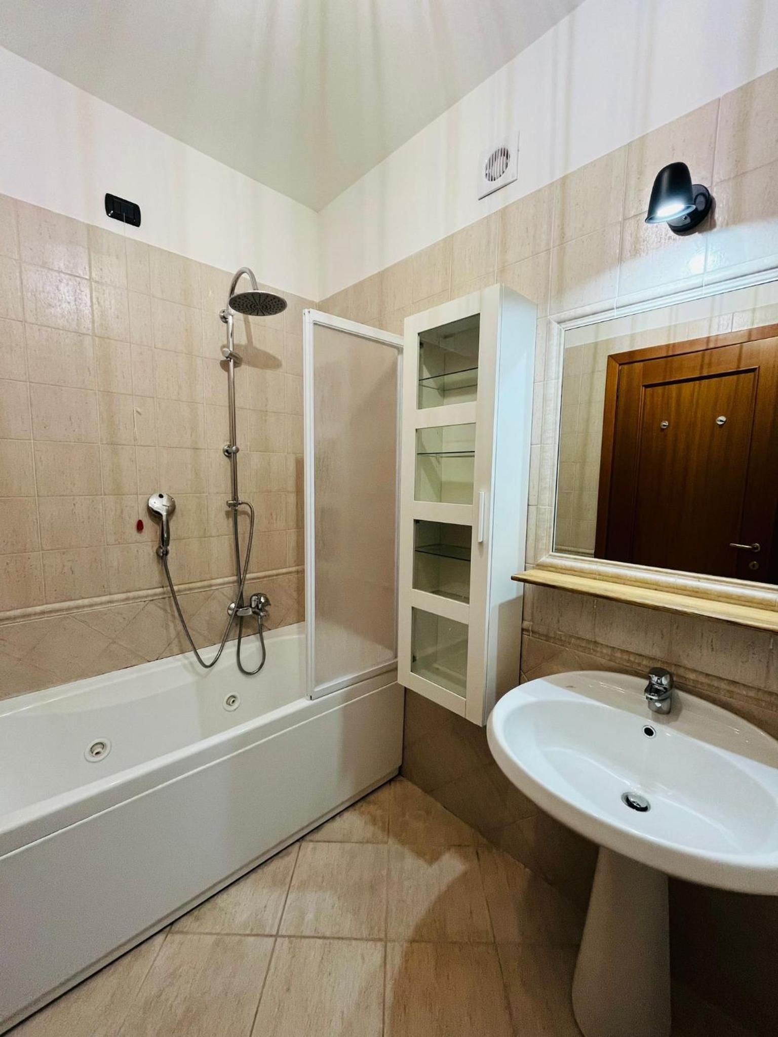 Superior One-Bedroom Apartment With Balcony photo 2