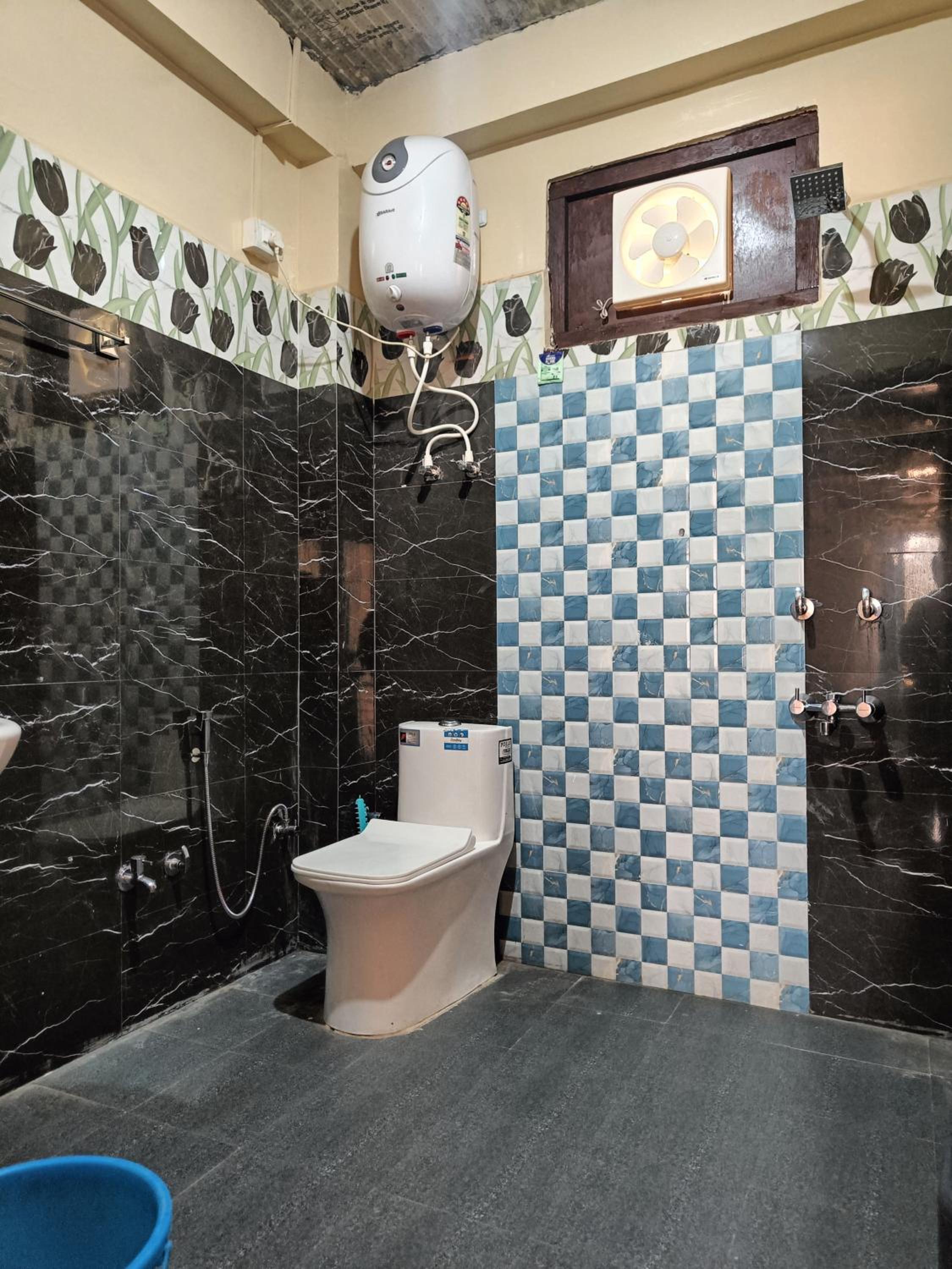 Deluxe King Room - Photo 6