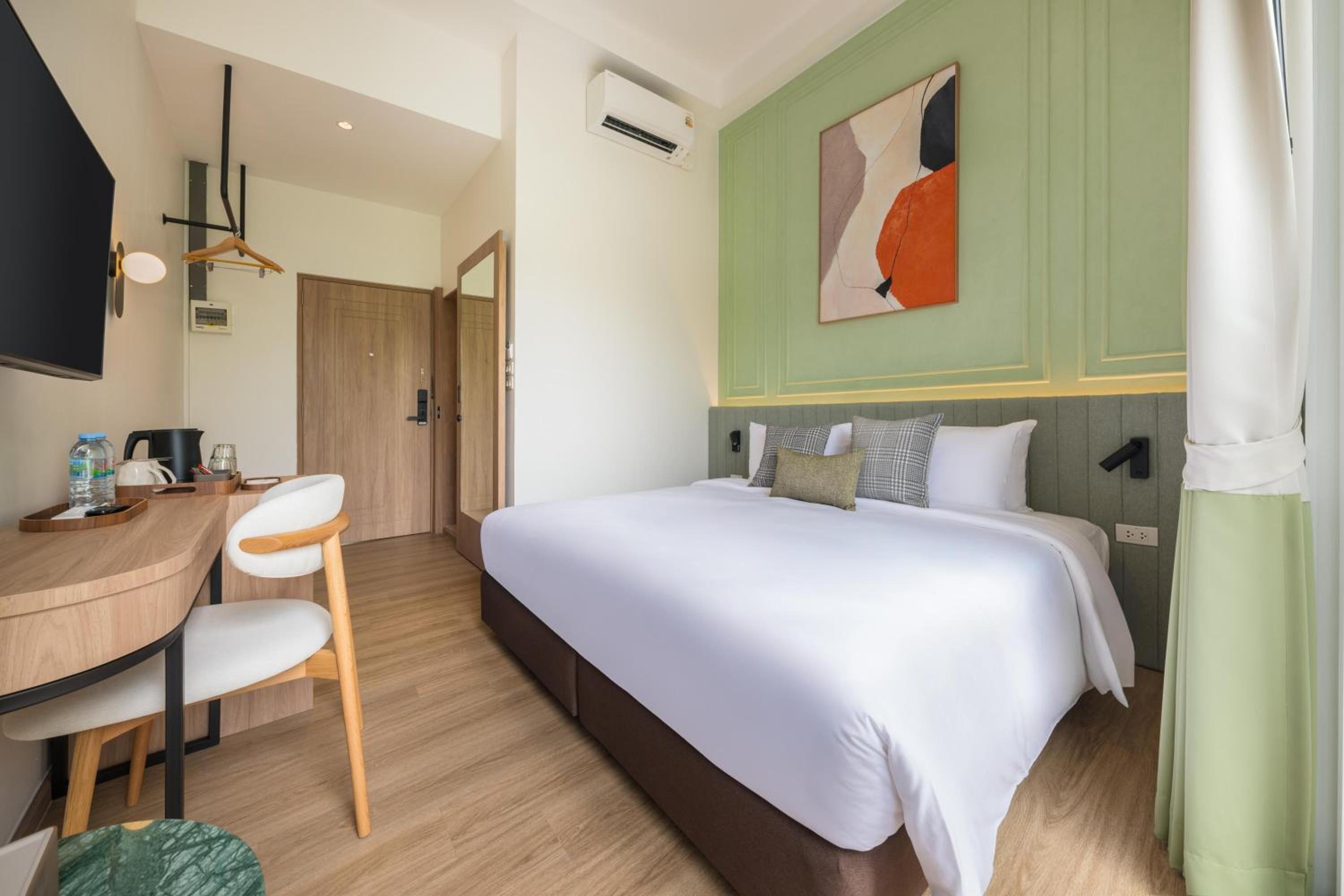 Deluxe Double Room with Balcony photo 1