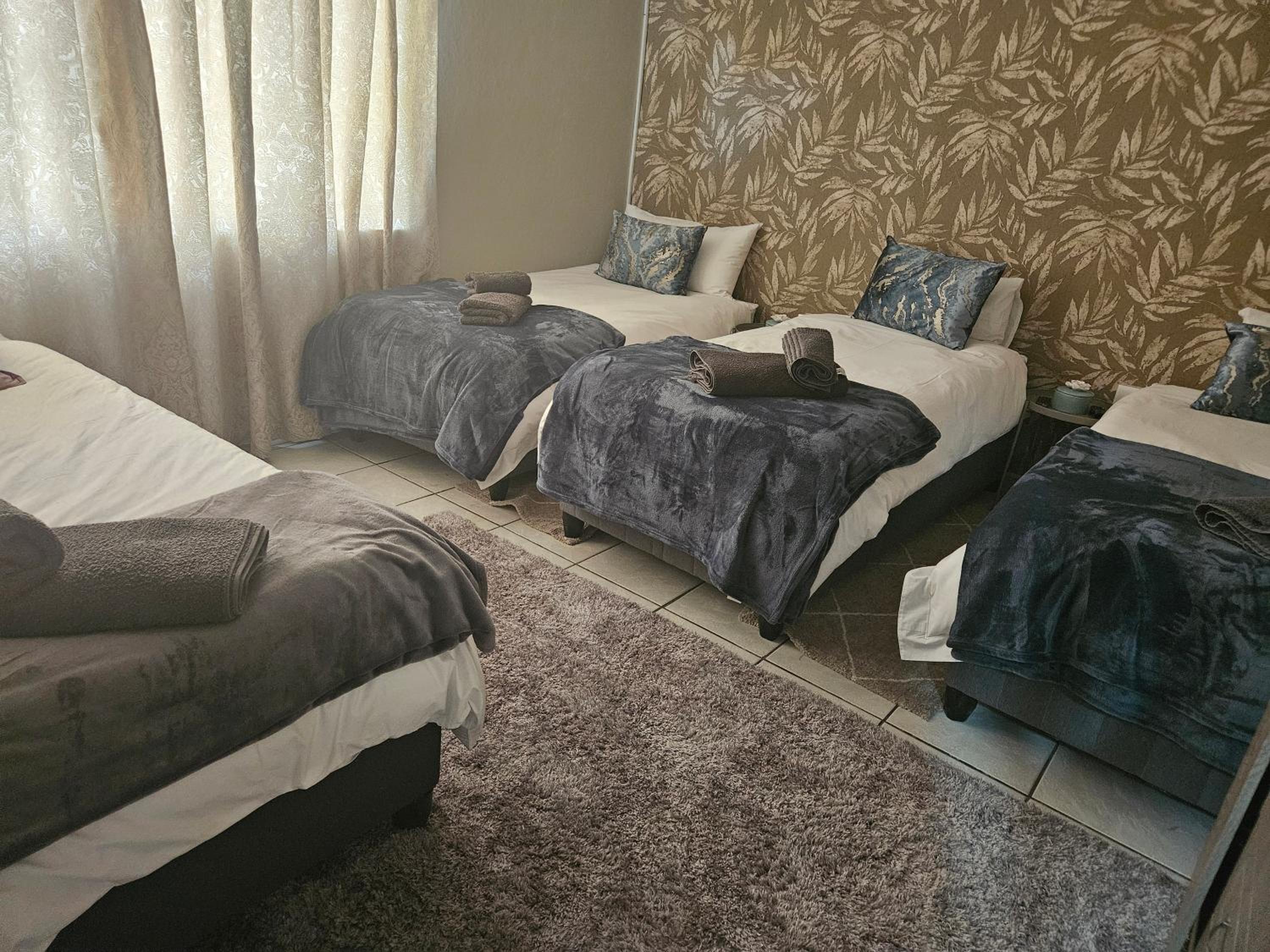 Superior One-Bedroom Apartment photo 2