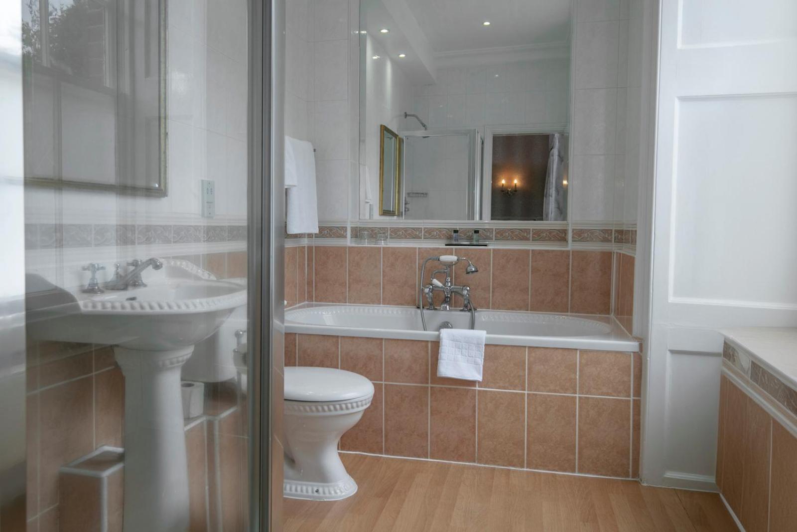 Executive Double Manor Room - Non-Smoking - Photo 15