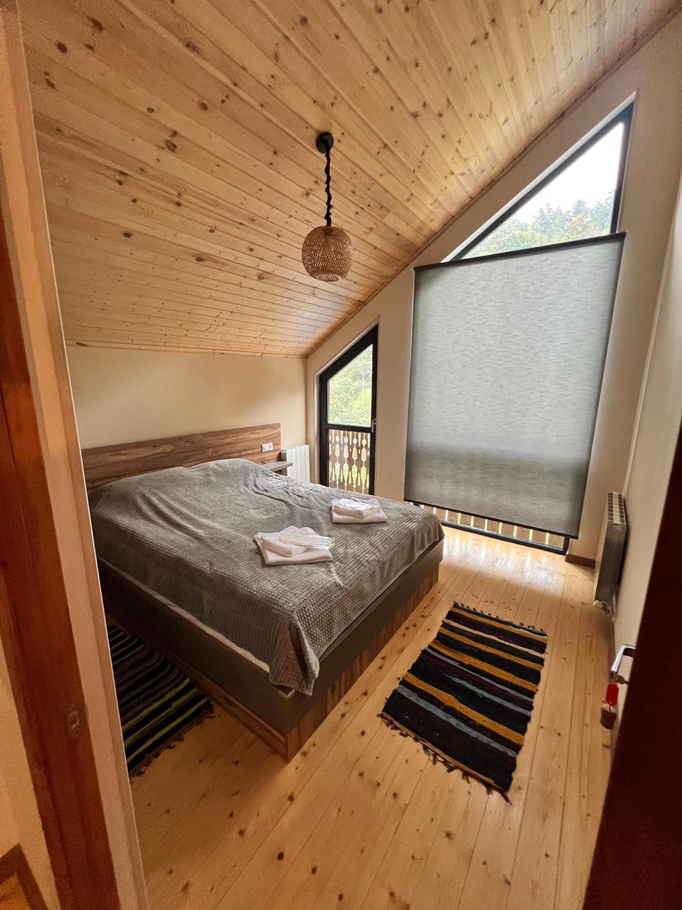 Three-Bedroom House photo 3