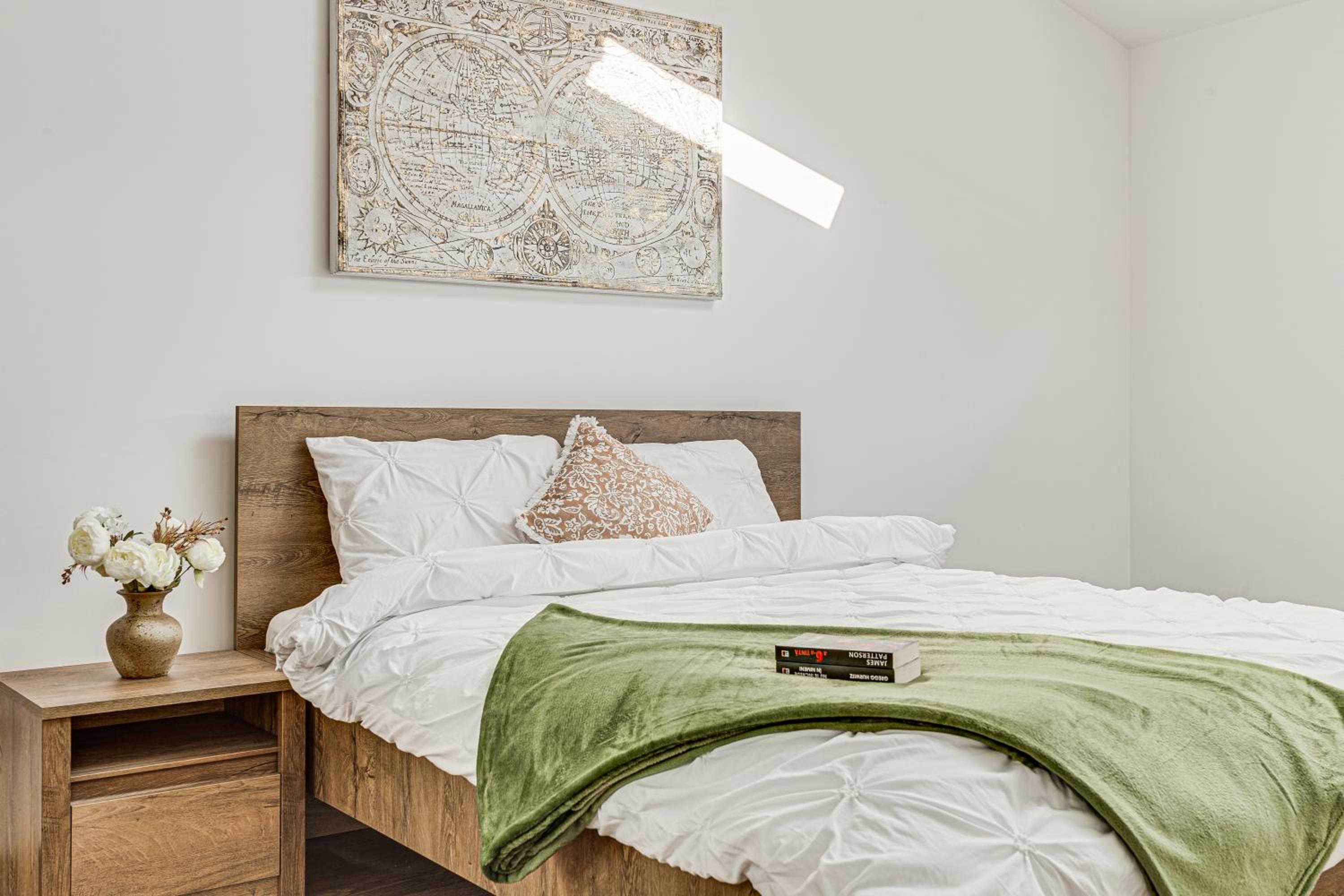 One-Bedroom Apartment with View photo 1