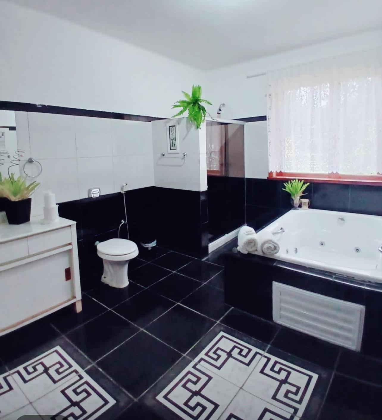 Deluxe Double Room with Bath - Photo 3
