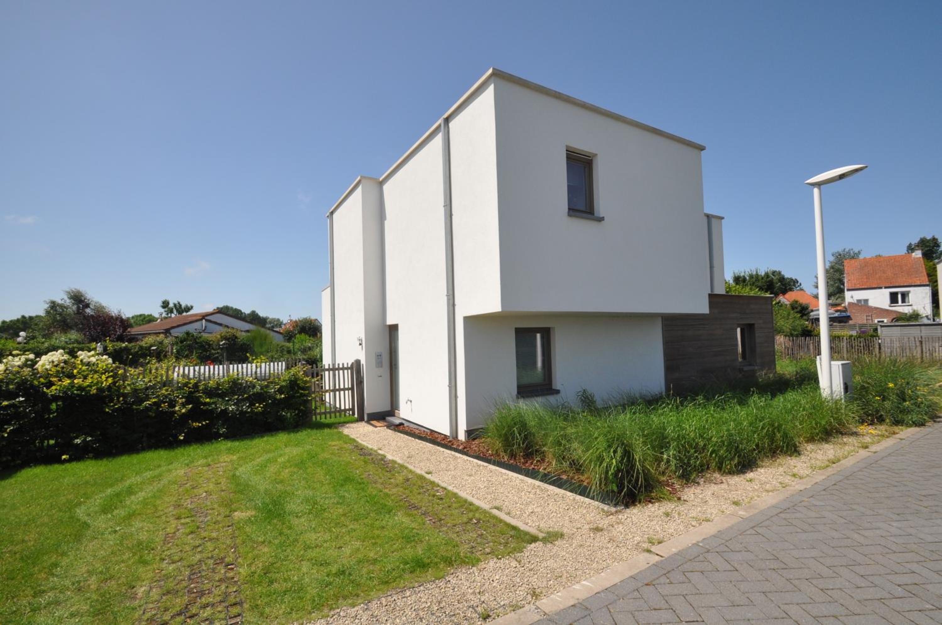 Three-Bedroom House photo 2